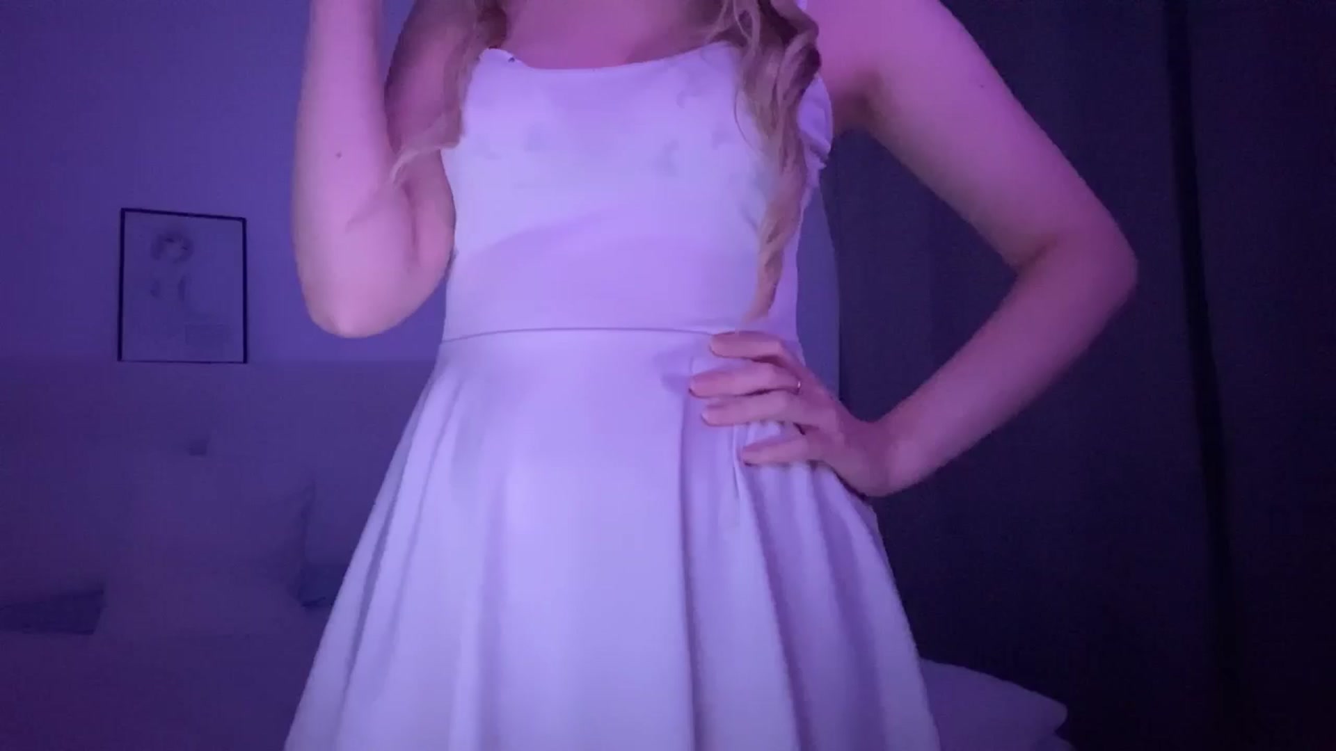 Gallery image thumbnail from velvetrush's myfreecams stream on, 06/22/2025, 18:18 image 15 of 20