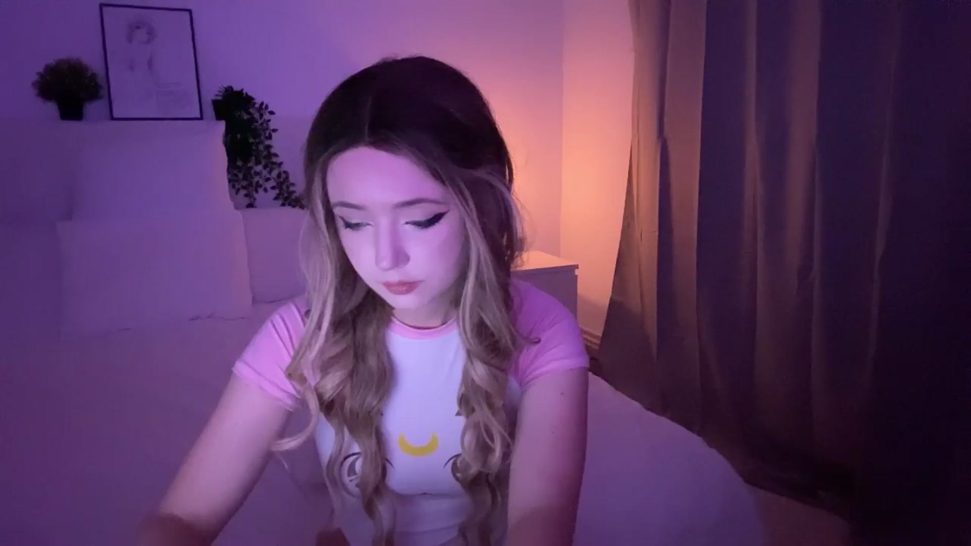 Gallery image thumbnail from velvetrush's myfreecams stream on, 06/24/2025, 18:57 image 19 of 20