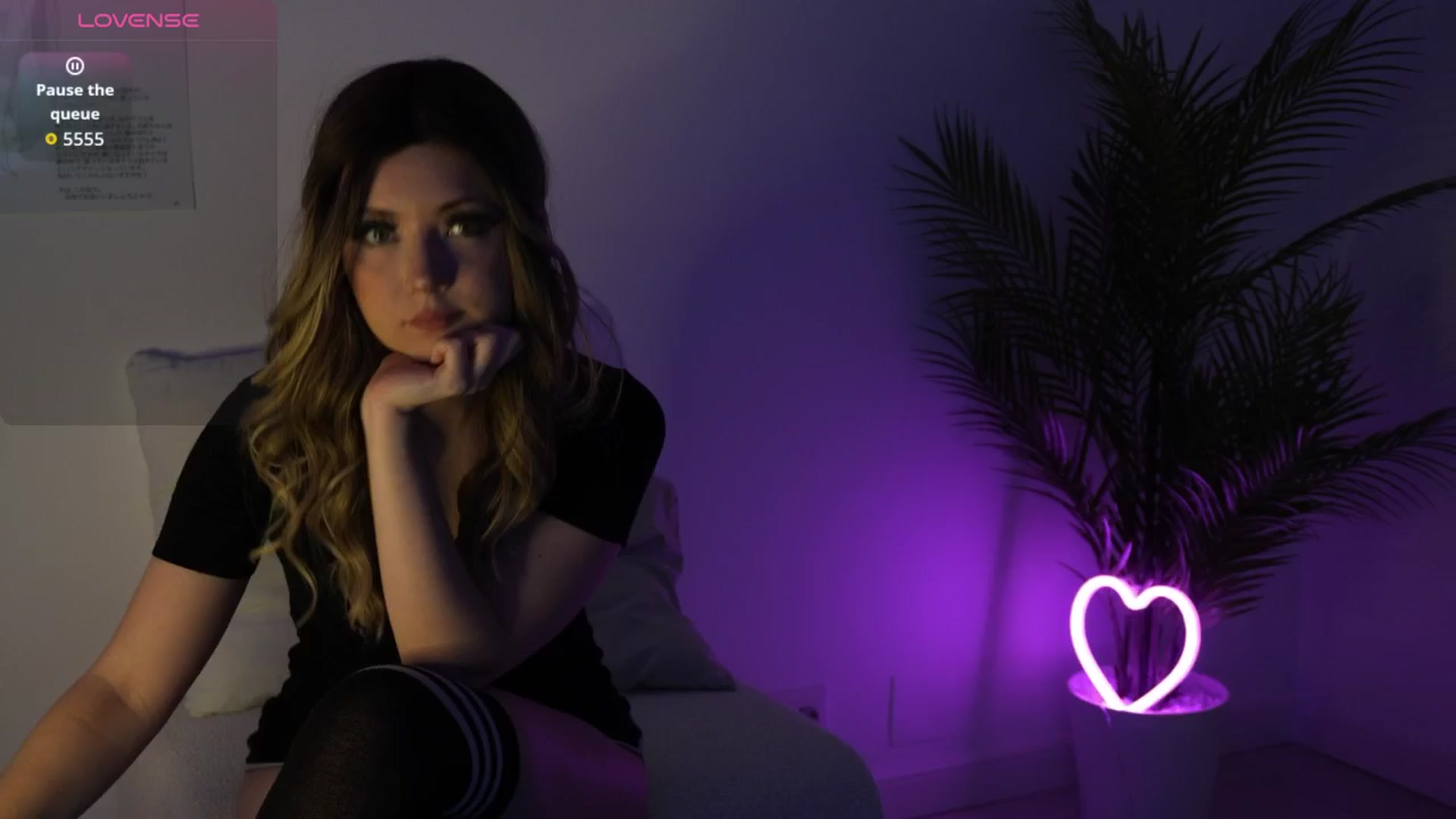 Gallery image thumbnail from velvetrush's myfreecams stream on, 10/07/2025, 24:59 image 18 of 20
