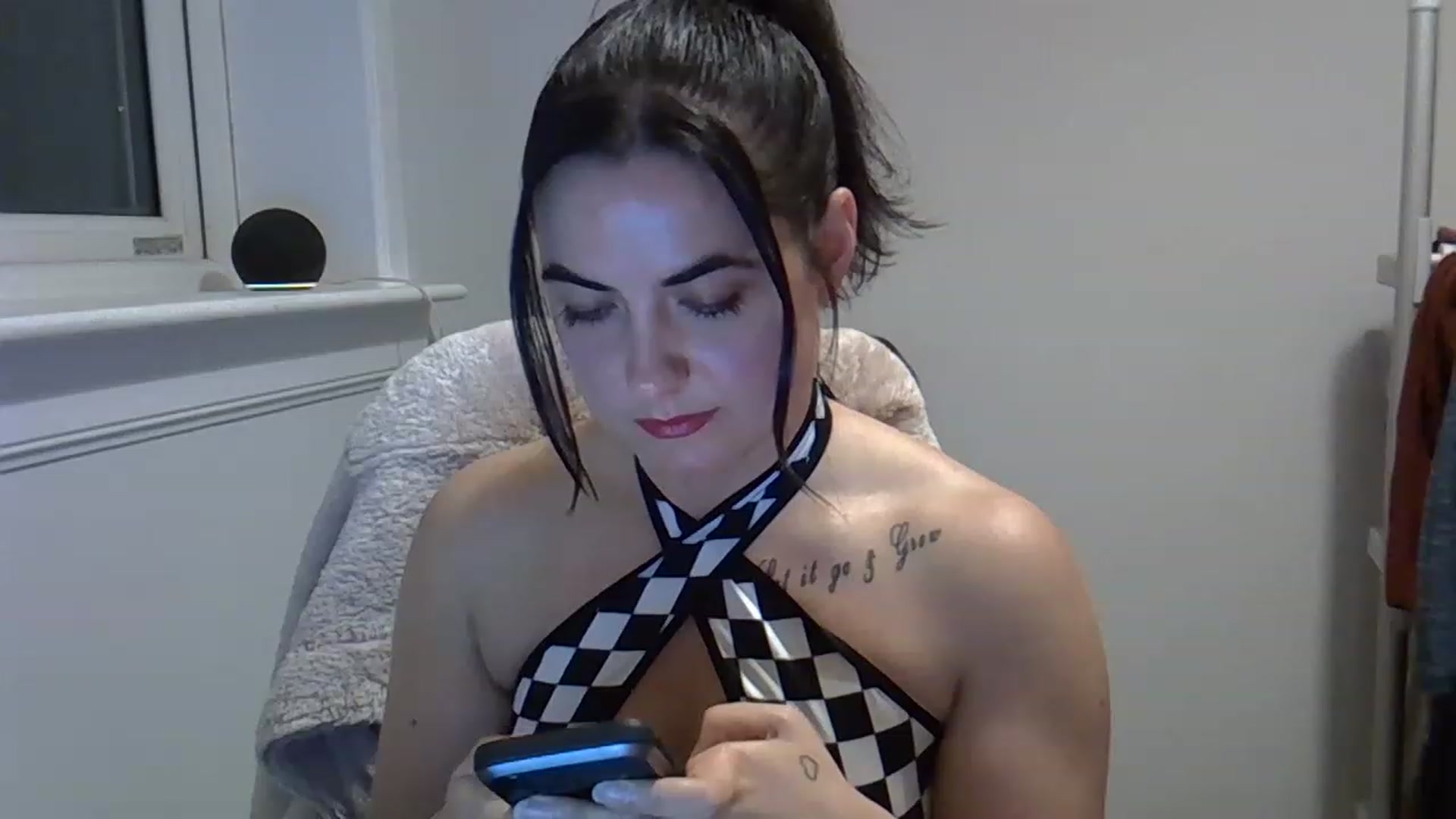 Gallery image thumbnail from viceypops's myfreecams stream on, 11/22/2022, 19:31 image 5 of 20