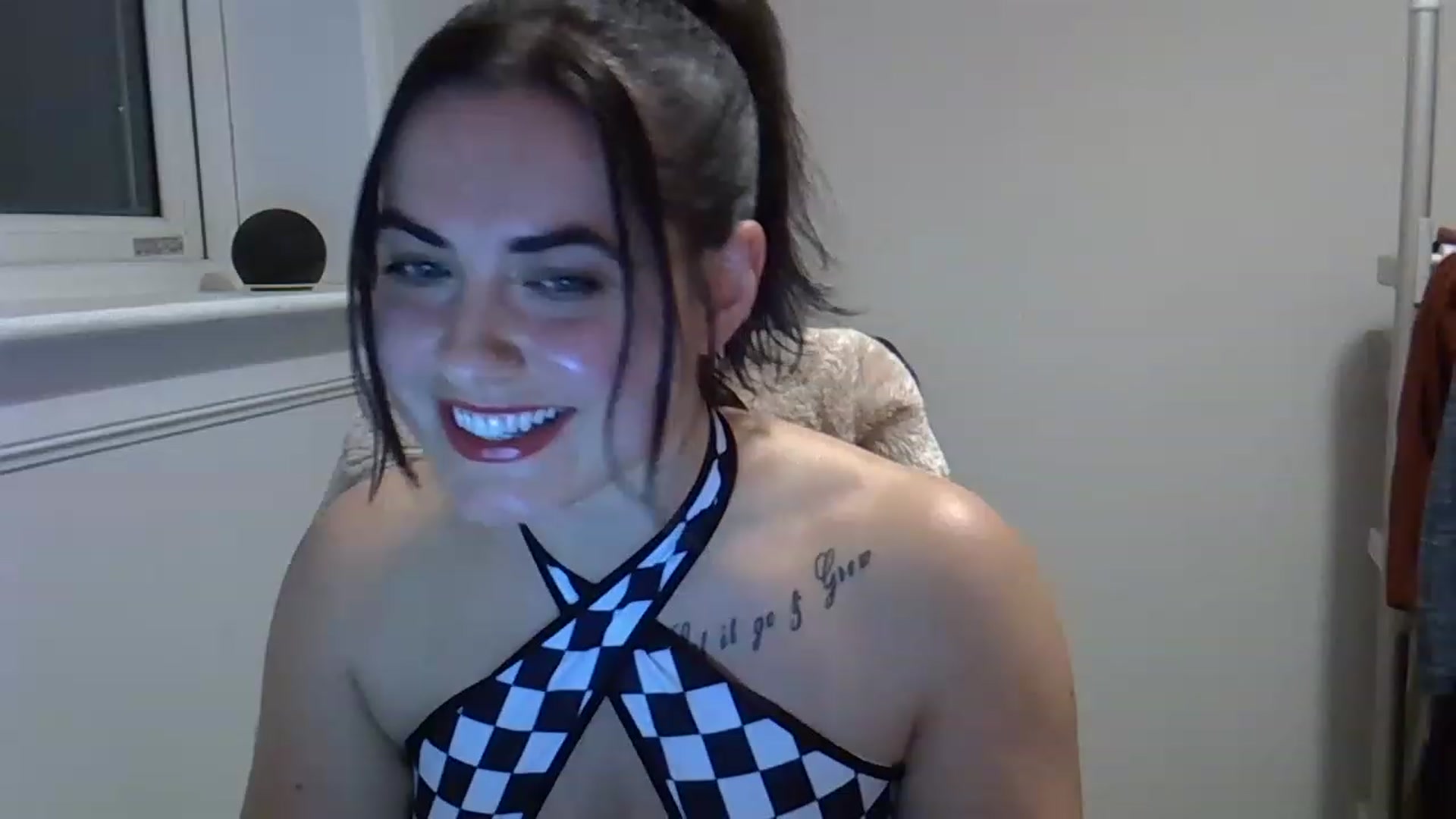 Gallery image thumbnail from viceypops's myfreecams stream on, 11/22/2022, 19:31 image 4 of 20