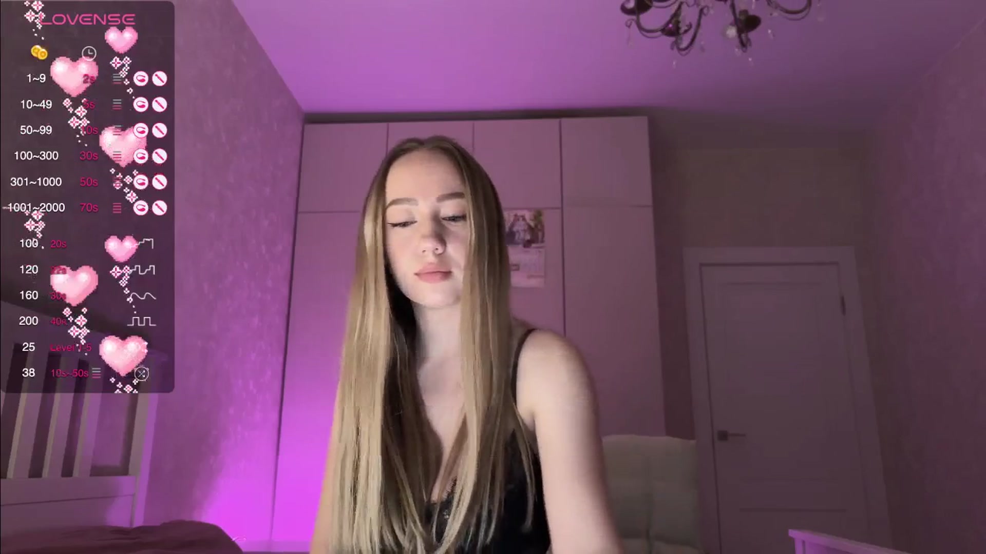 Gallery image thumbnail from villanell's myfreecams stream on, 03/27/2025, 15:03 image 8 of 20