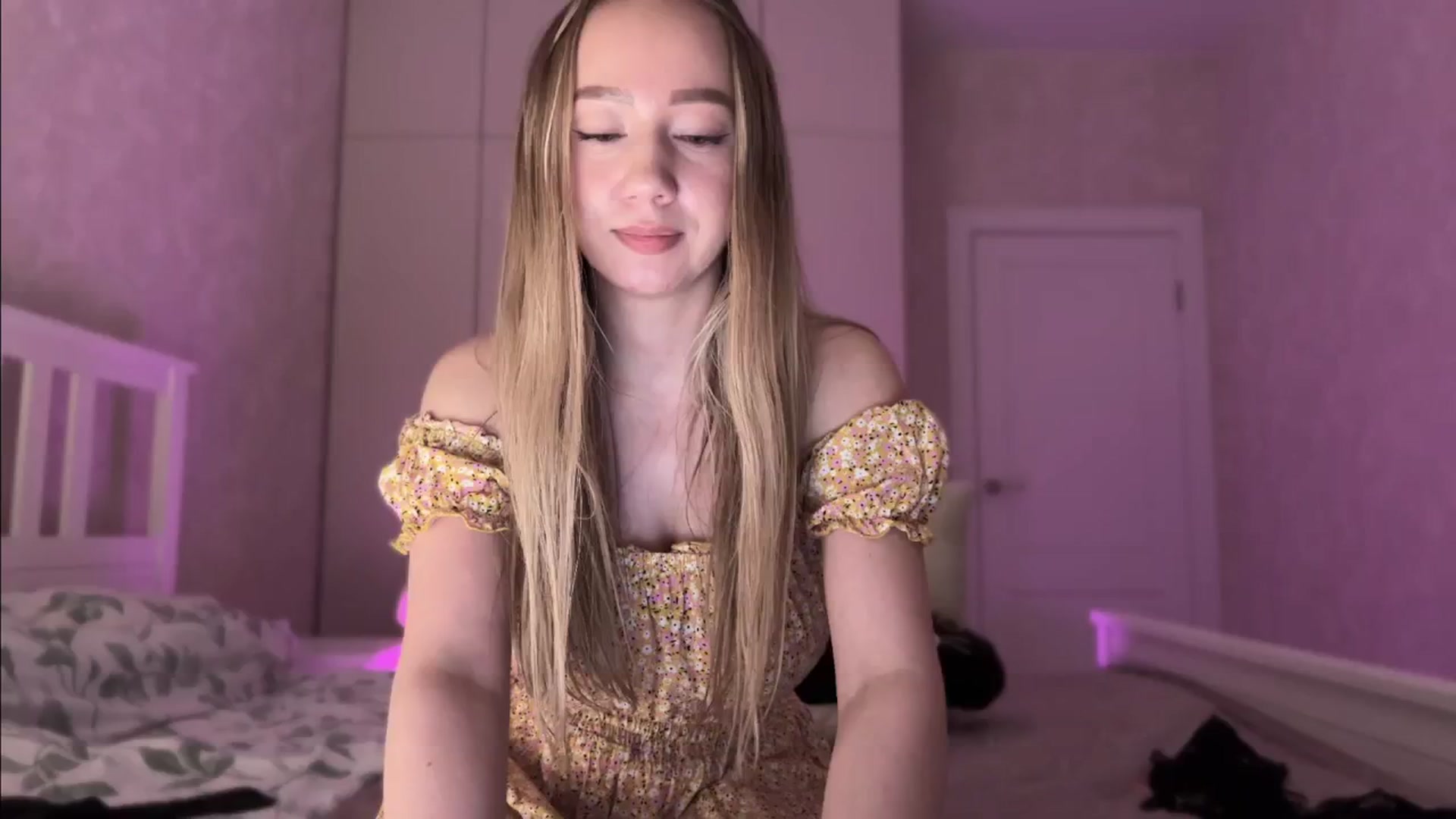 Gallery image thumbnail from villanell's myfreecams stream on, 04/03/2025, 17:48 image 10 of 20