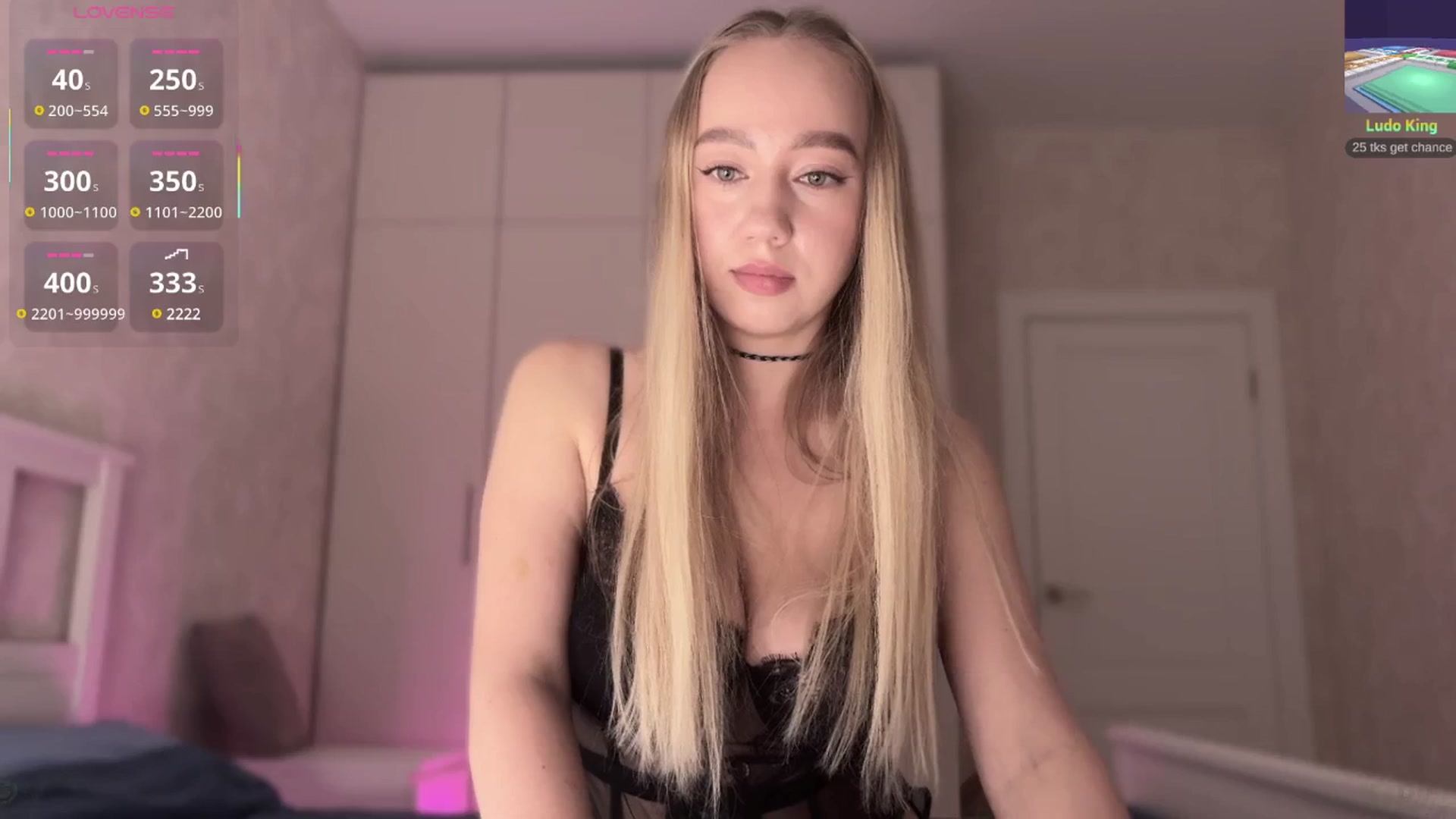 Gallery image thumbnail from villanell's myfreecams stream on, 08/10/2025, 15:00 image 18 of 20