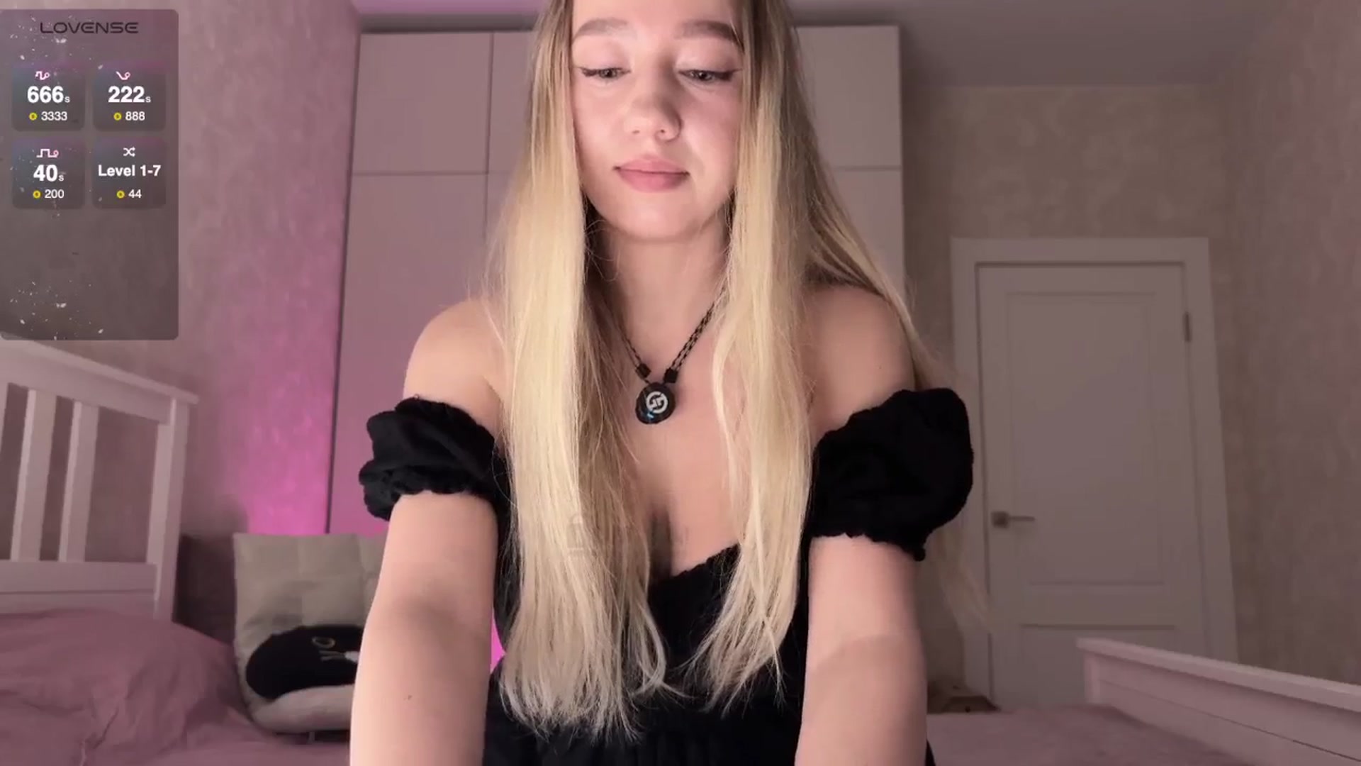Gallery image thumbnail from villanell's myfreecams stream on, 08/16/2025, 16:44 image 18 of 20