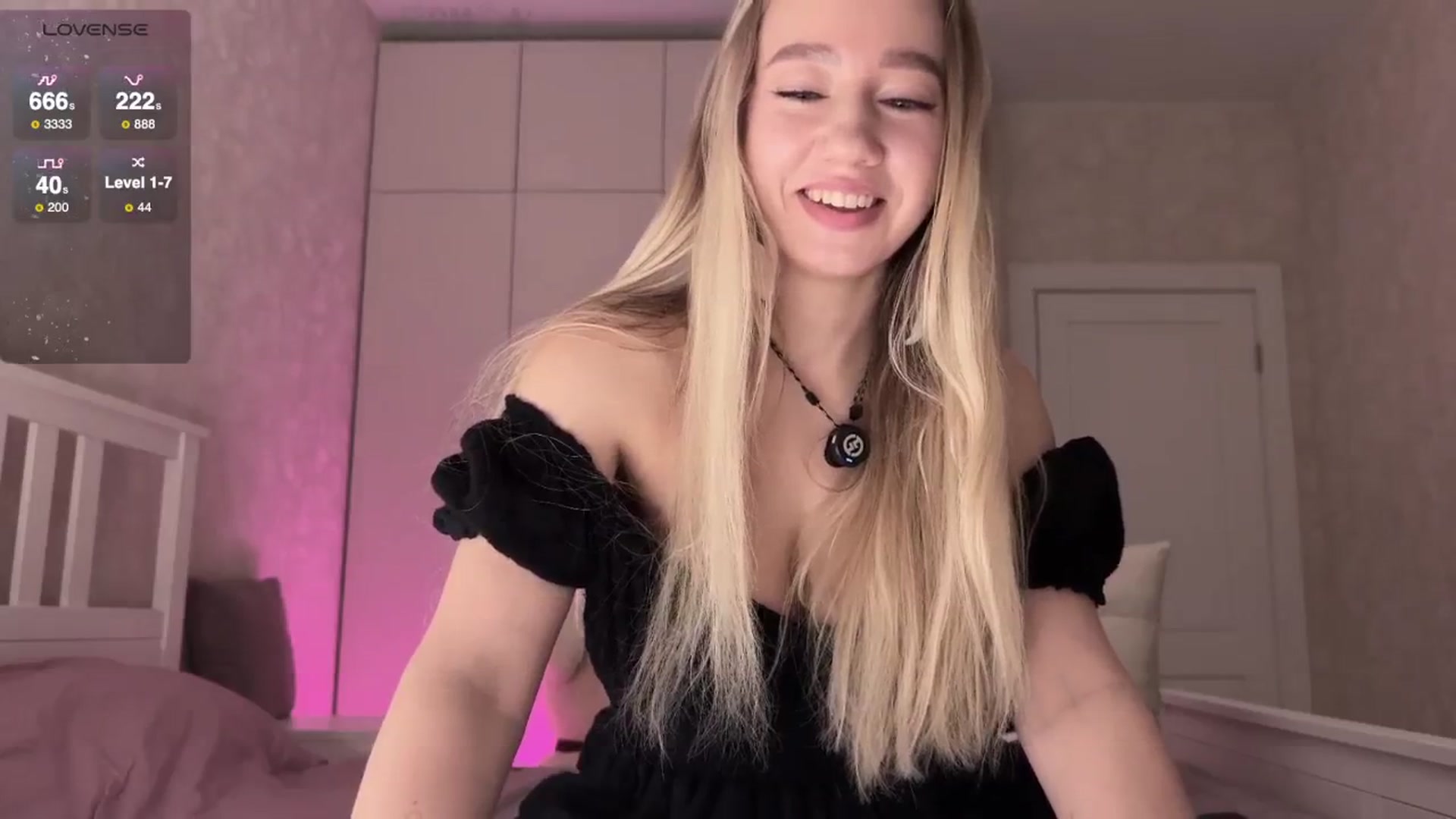 Gallery image thumbnail from villanell's myfreecams stream on, 08/16/2025, 19:21 image 4 of 20