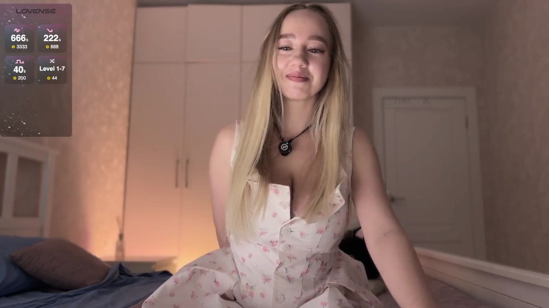 Gallery image thumbnail from villanell's myfreecams stream on, 08/29/2025, 17:34 image 6 of 20