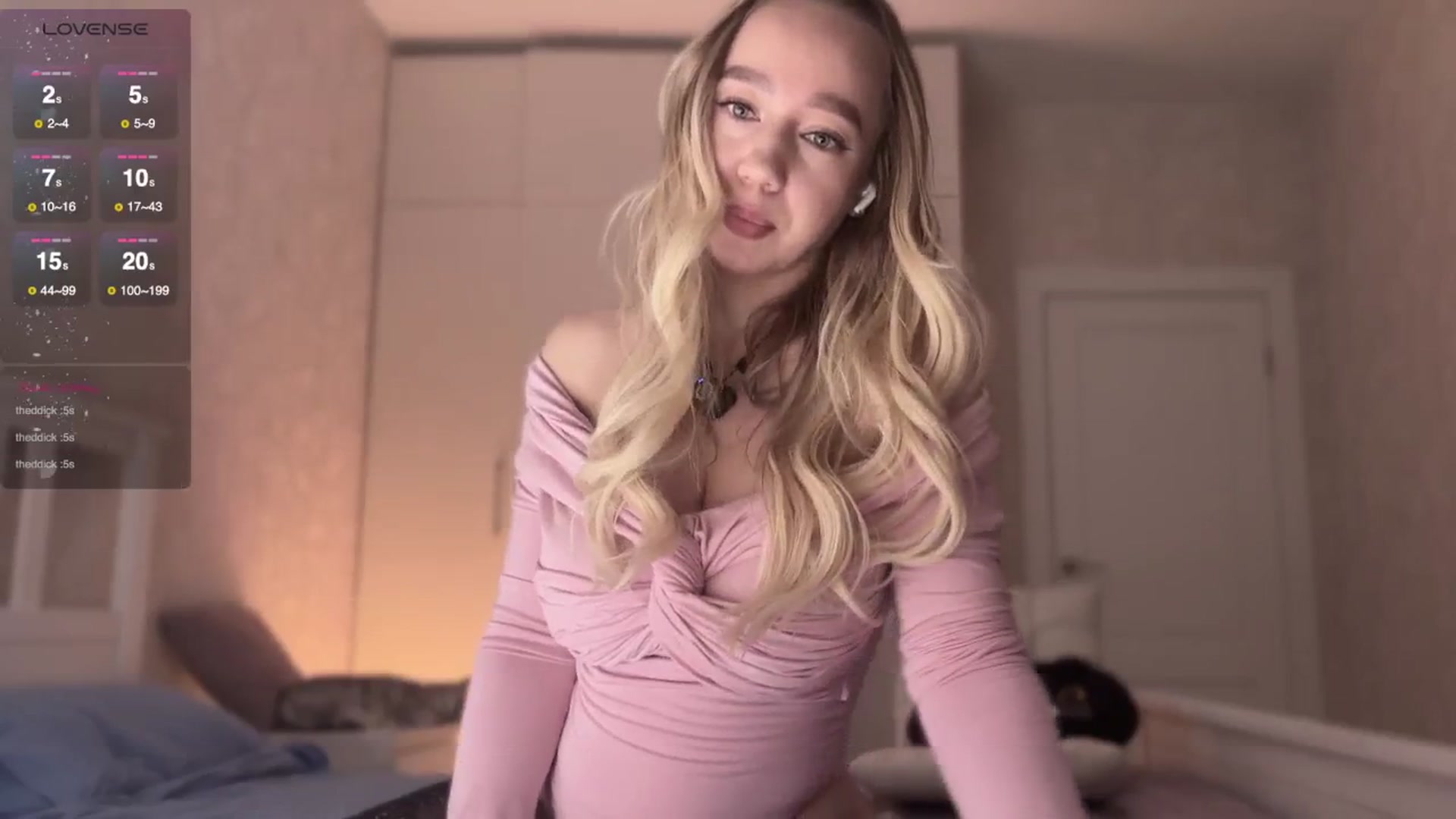 Gallery image thumbnail from villanell's myfreecams stream on, 08/30/2025, 14:24 image 17 of 20