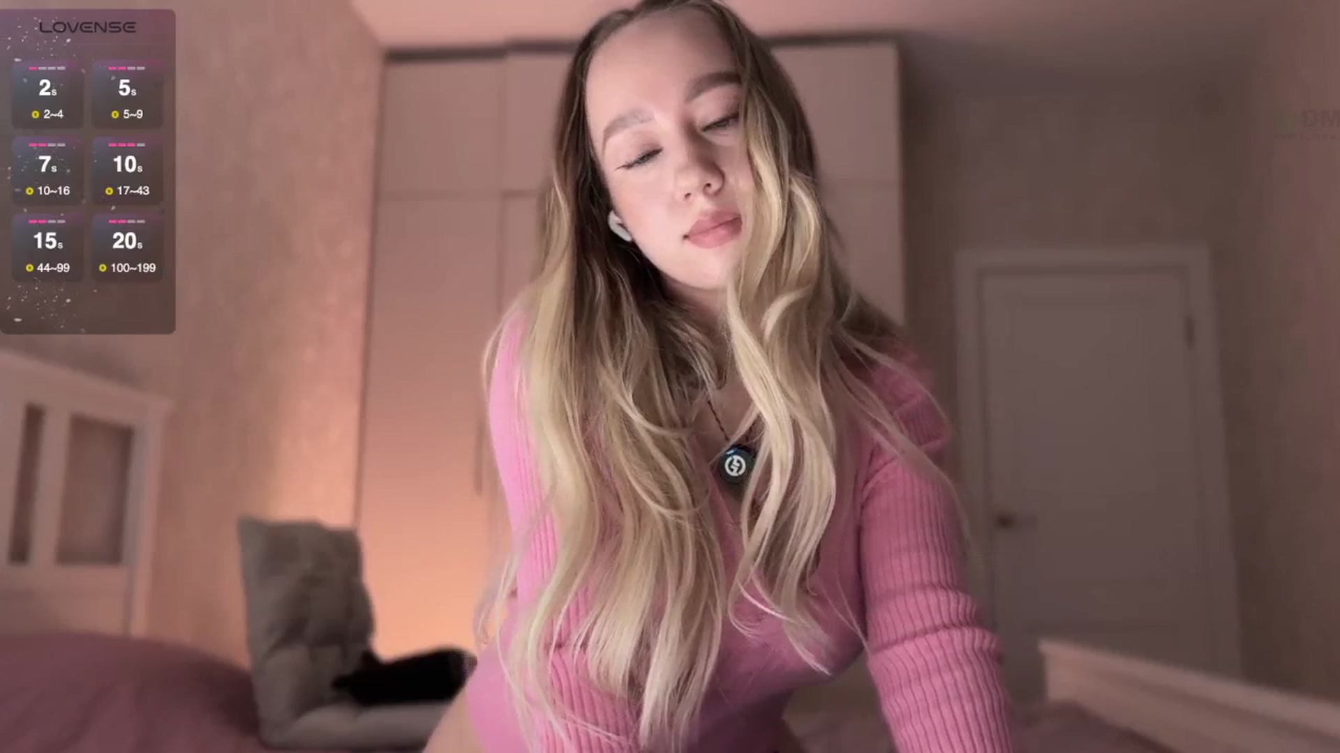 Gallery image thumbnail from villanell's myfreecams stream on, 09/13/2025, 18:35 image 16 of 20