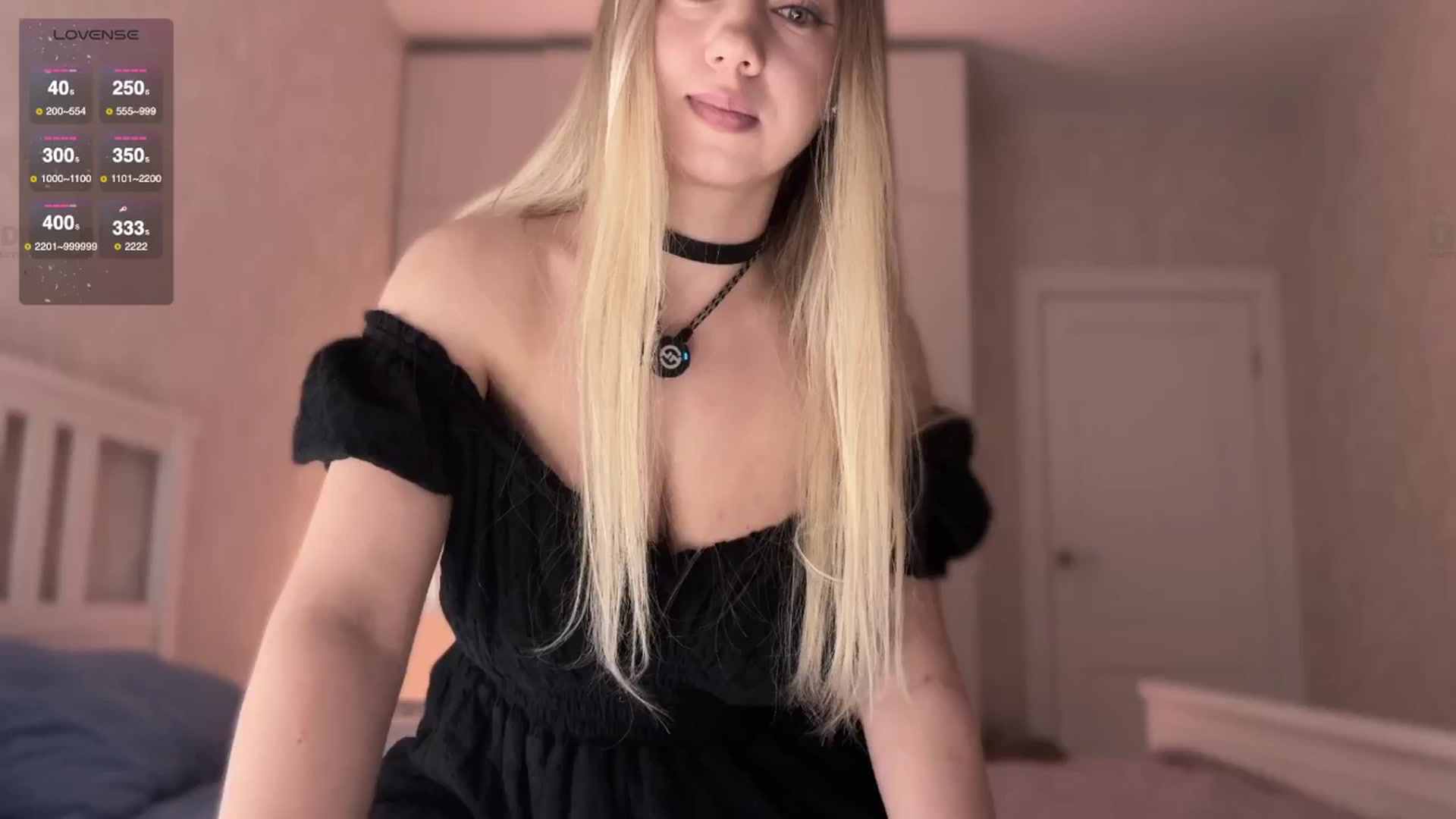 Gallery image thumbnail from villanell's myfreecams stream on, 09/25/2025, 17:07 image 10 of 20