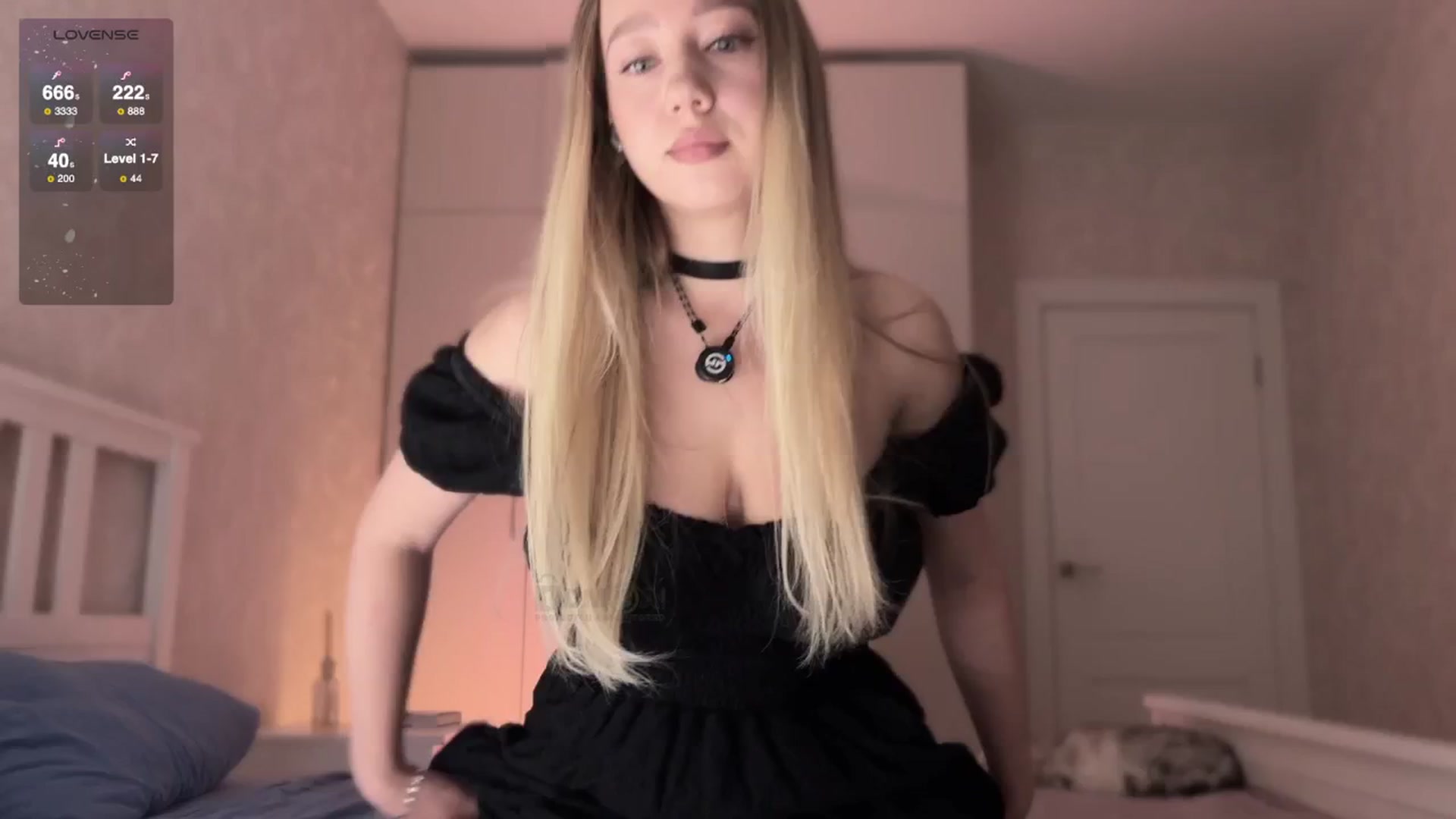 Gallery image thumbnail from villanell's myfreecams stream on, 09/25/2025, 17:07 image 2 of 20