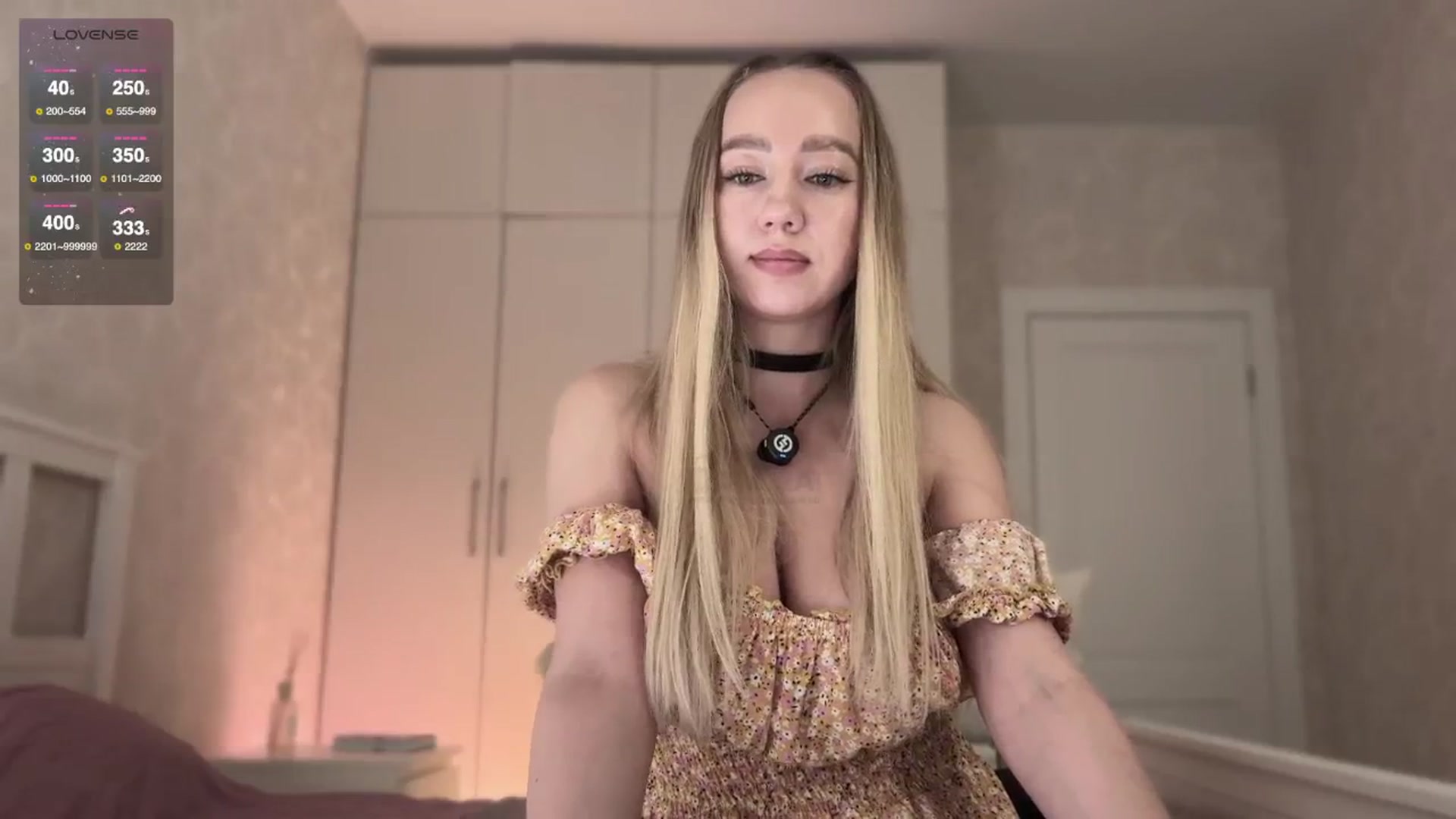 Gallery image thumbnail from villanell's myfreecams stream on, 09/30/2025, 12:14 image 2 of 20