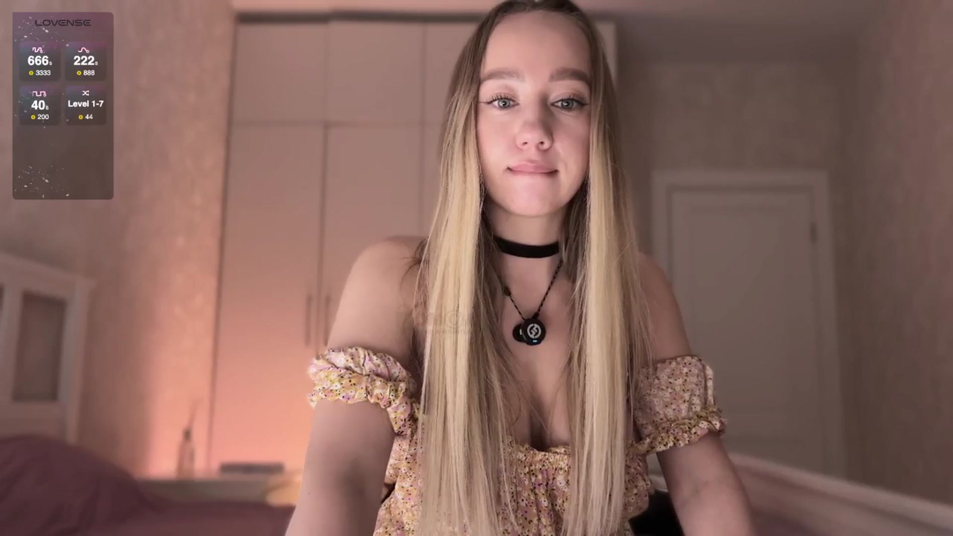Gallery image thumbnail from villanell's myfreecams stream on, 09/30/2025, 12:14 image 18 of 20