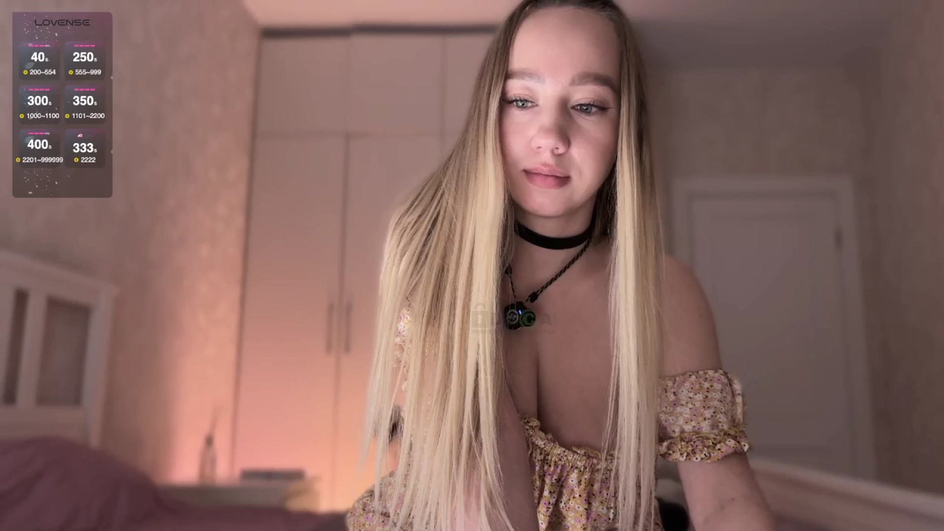 Gallery image thumbnail from villanell's myfreecams stream on, 09/30/2025, 14:09 image 10 of 20