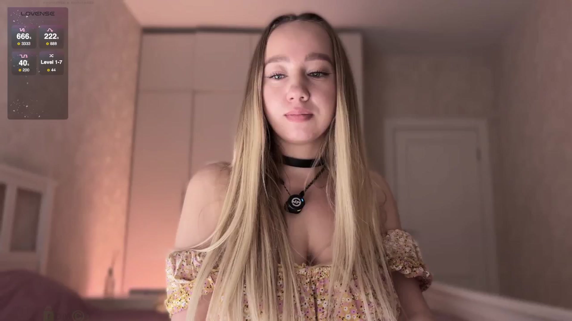 Gallery image thumbnail from villanell's myfreecams stream on, 09/30/2025, 14:09 image 13 of 20