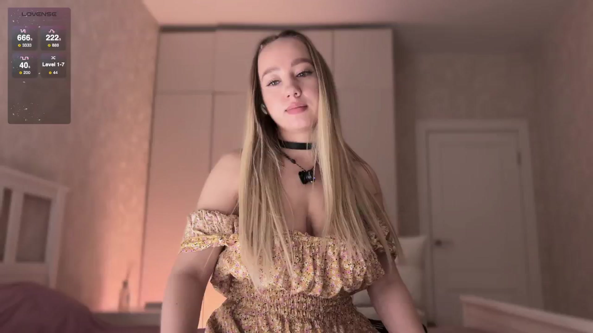 Gallery image thumbnail from villanell's myfreecams stream on, 09/30/2025, 14:09 image 5 of 20