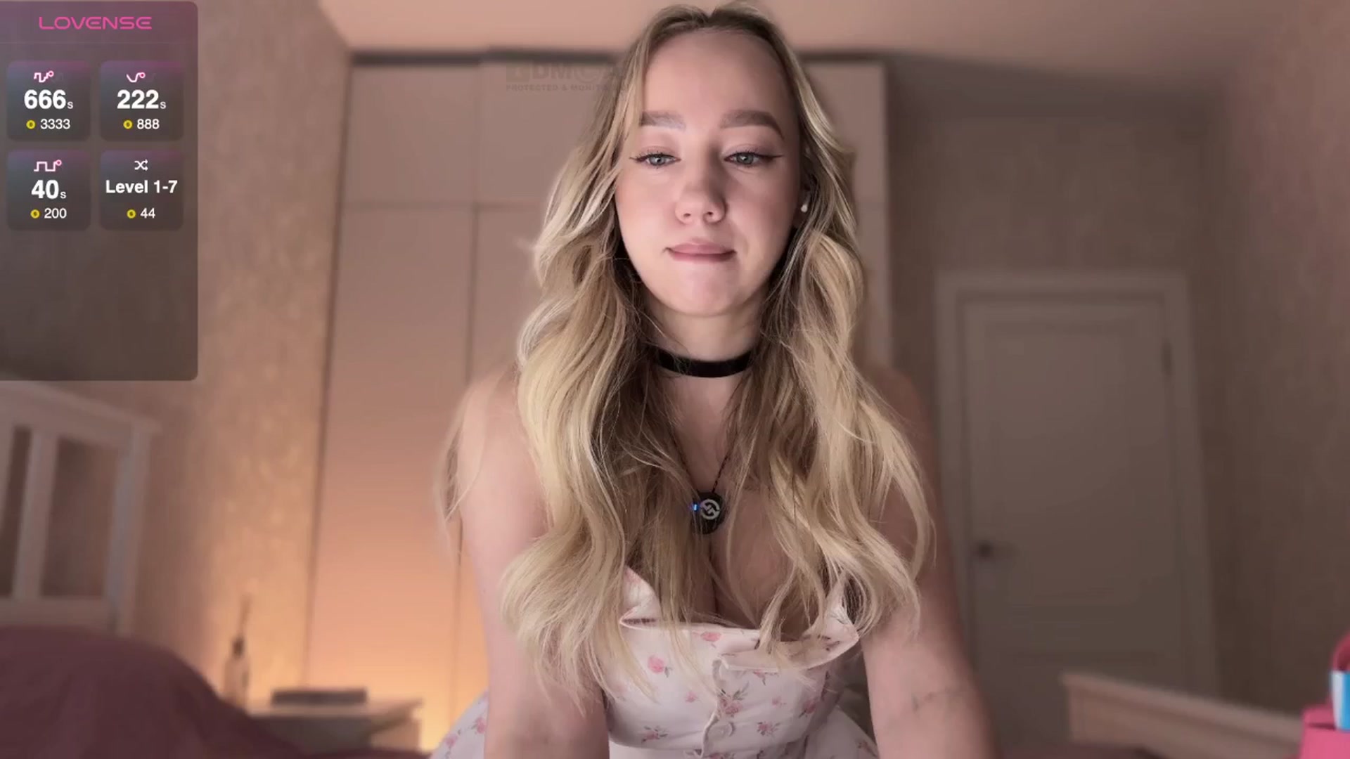 Gallery image thumbnail from villanell's myfreecams stream on, 10/17/2025, 15:27 image 18 of 20
