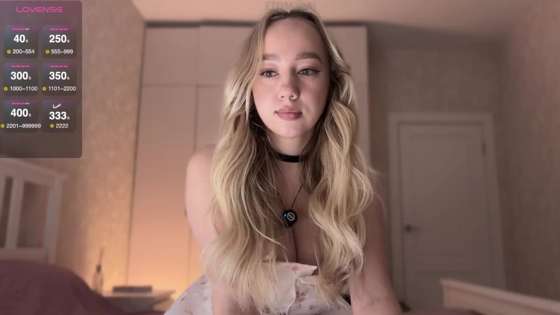 Gallery image thumbnail from villanell's myfreecams stream on, 10/17/2025, 15:27 image 7 of 20