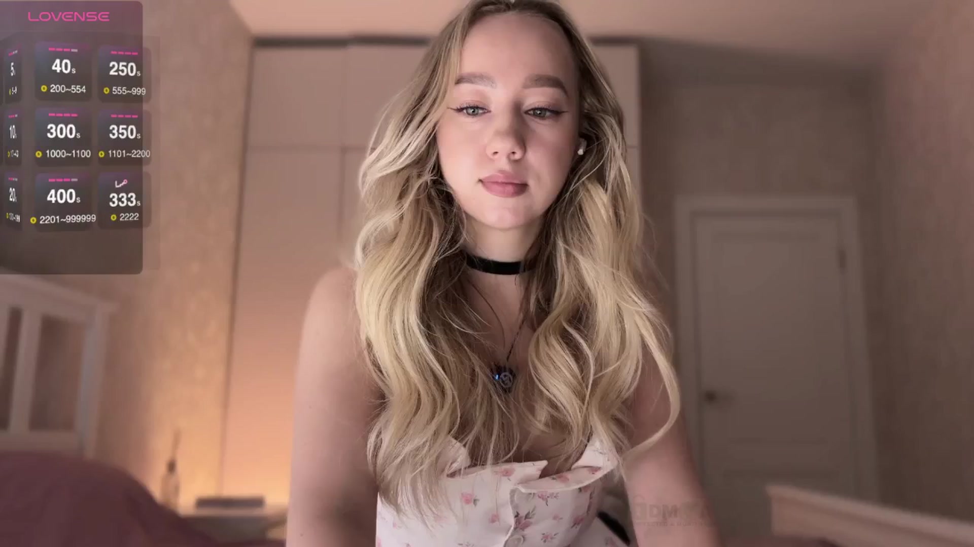 Gallery image thumbnail from villanell's myfreecams stream on, 10/17/2025, 15:27 image 8 of 20