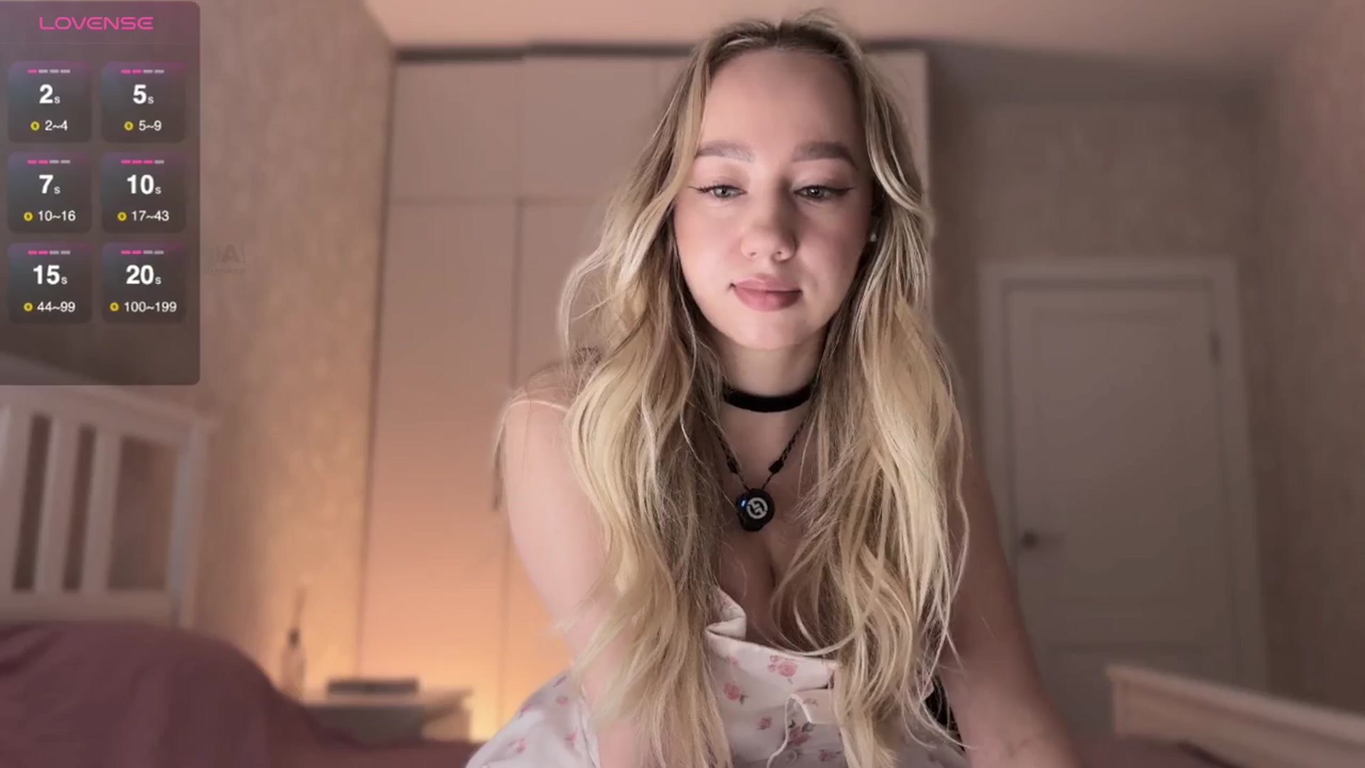 Gallery image thumbnail from villanell's myfreecams stream on, 10/17/2025, 17:06 image 15 of 20