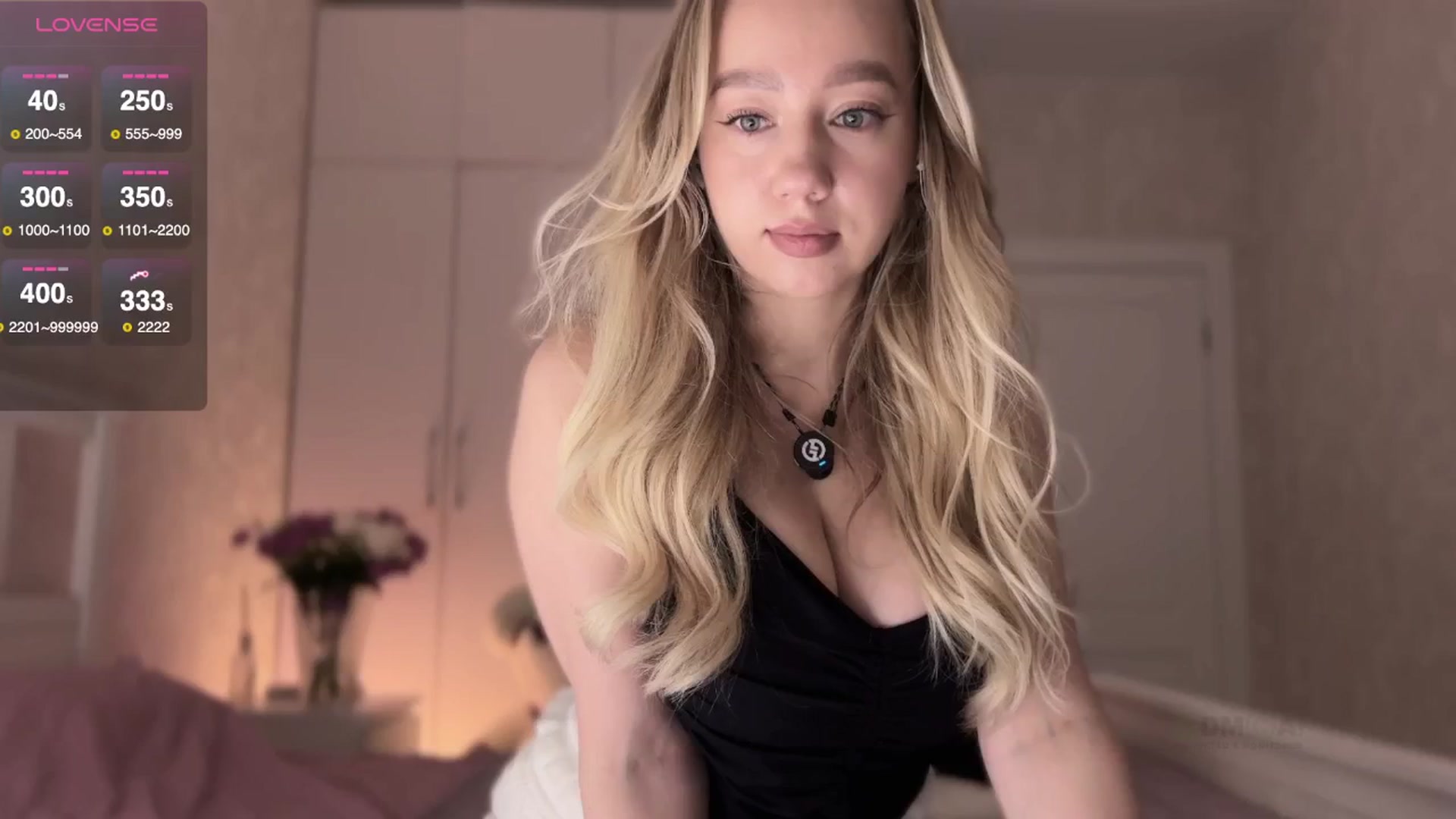 Gallery image thumbnail from villanell's myfreecams stream on, 10/22/2025, 16:37 image 7 of 20