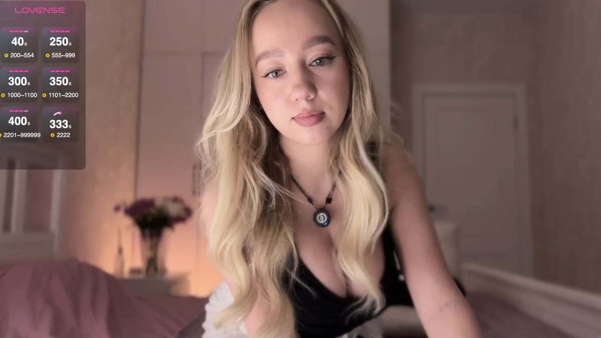Gallery image thumbnail from villanell's myfreecams stream on, 10/22/2025, 16:37 image 11 of 20