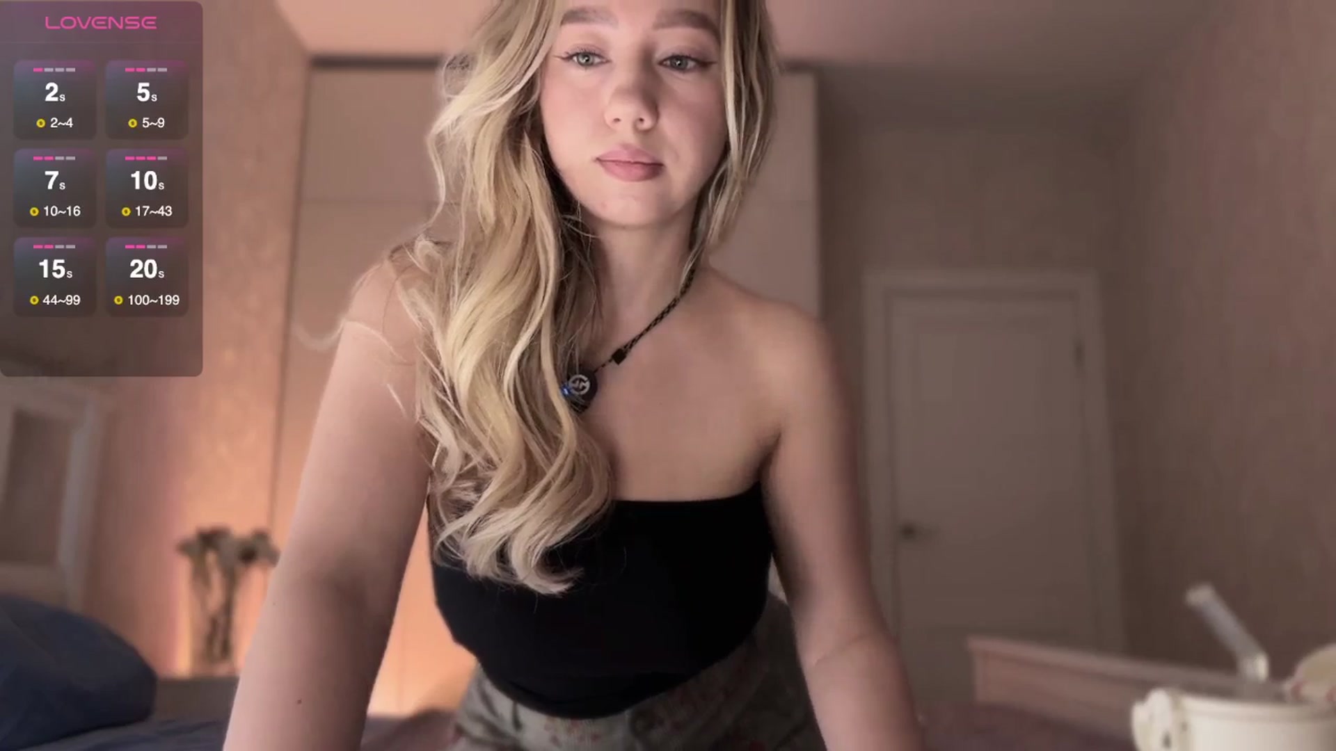 Gallery image thumbnail from villanell's myfreecams stream on, 10/28/2025, 16:39 image 5 of 20