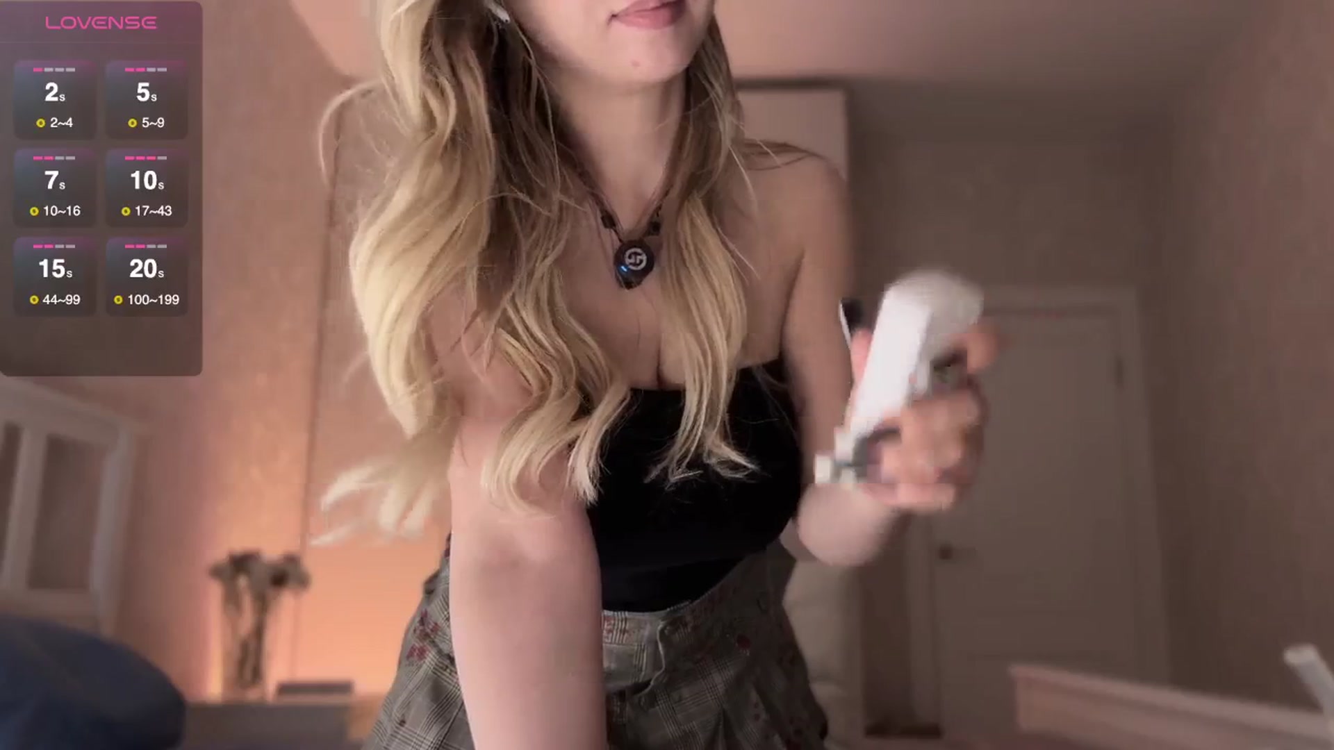 Gallery image thumbnail from villanell's myfreecams stream on, 10/28/2025, 16:39 image 18 of 20