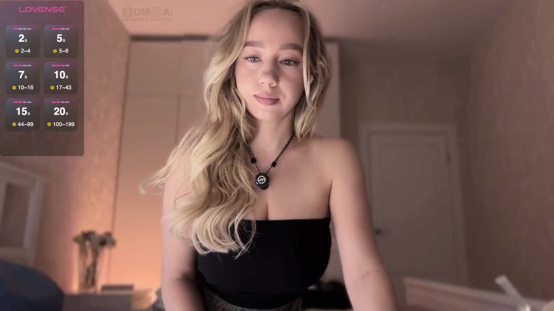Gallery image thumbnail from villanell's myfreecams stream on, 10/28/2025, 16:39 image 6 of 20