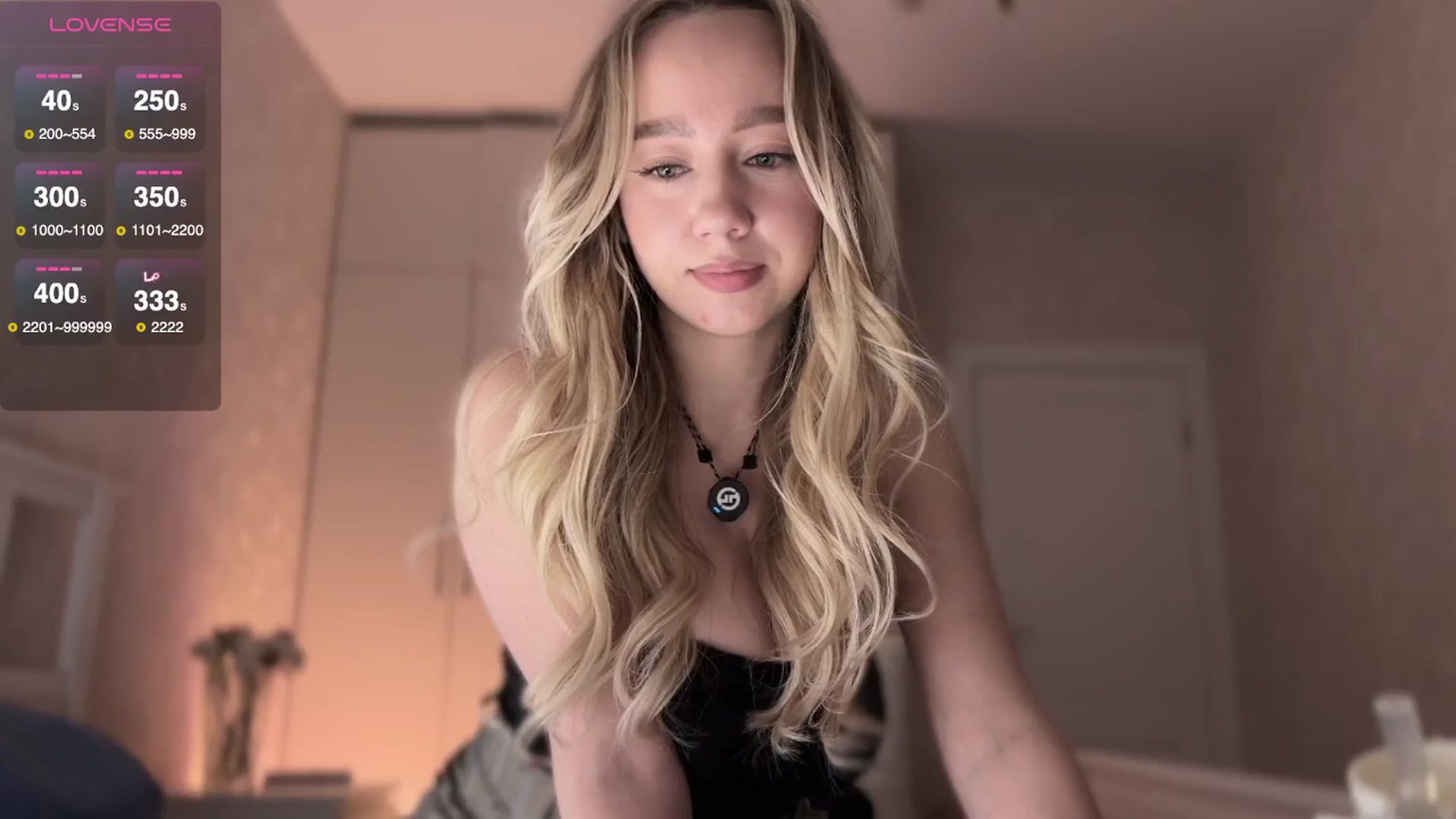 Gallery image thumbnail from villanell's myfreecams stream on, 10/28/2025, 16:39 image 12 of 20