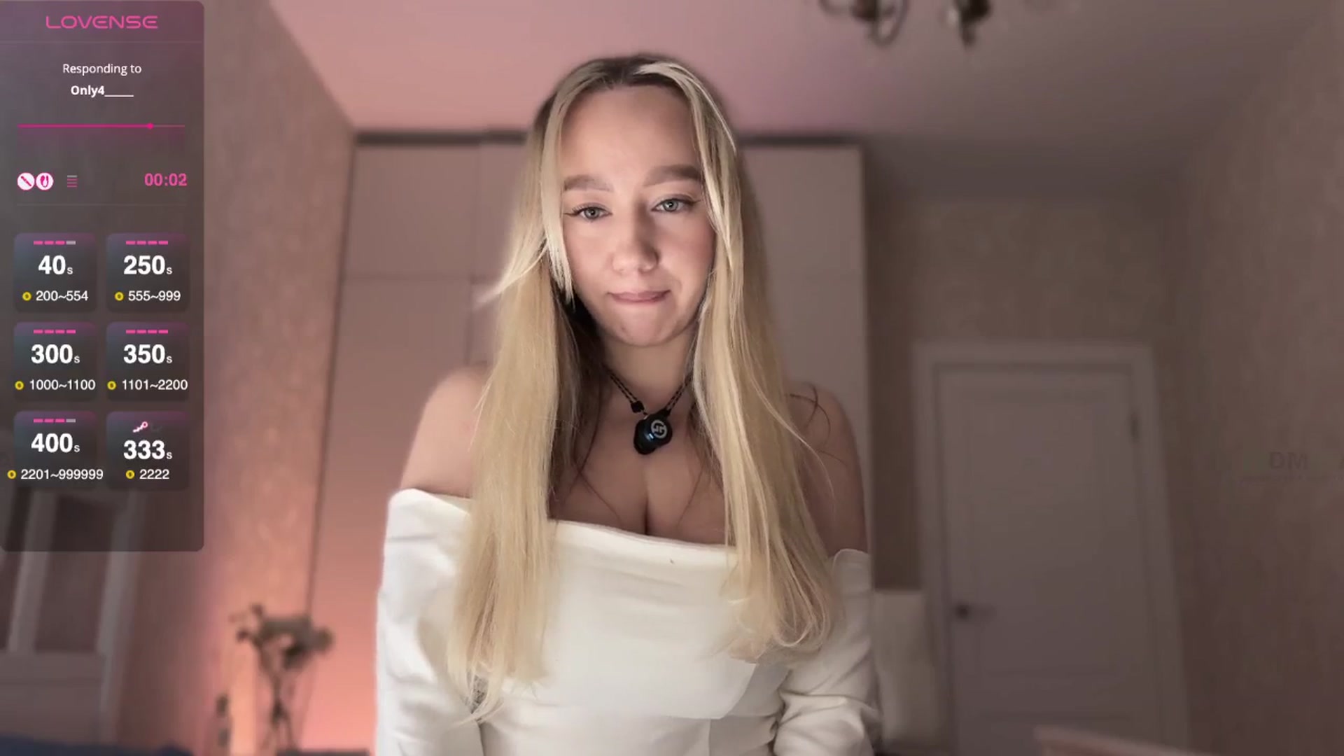 Gallery image thumbnail from villanell's myfreecams stream on, 10/29/2025, 19:41 image 6 of 20