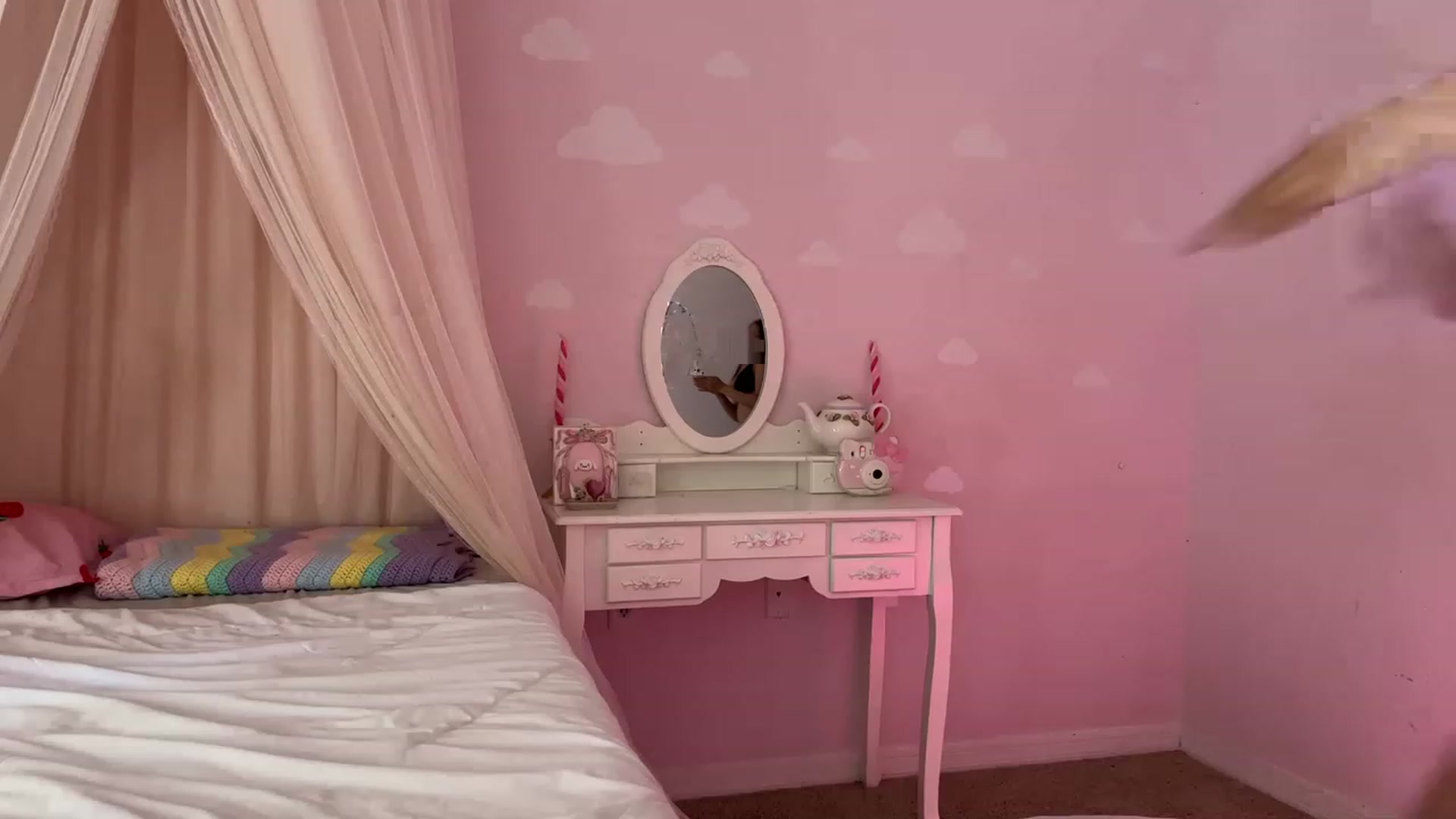 Gallery image thumbnail from vintagegal's myfreecams stream on, 03/08/2023, 18:50 image 13 of 20