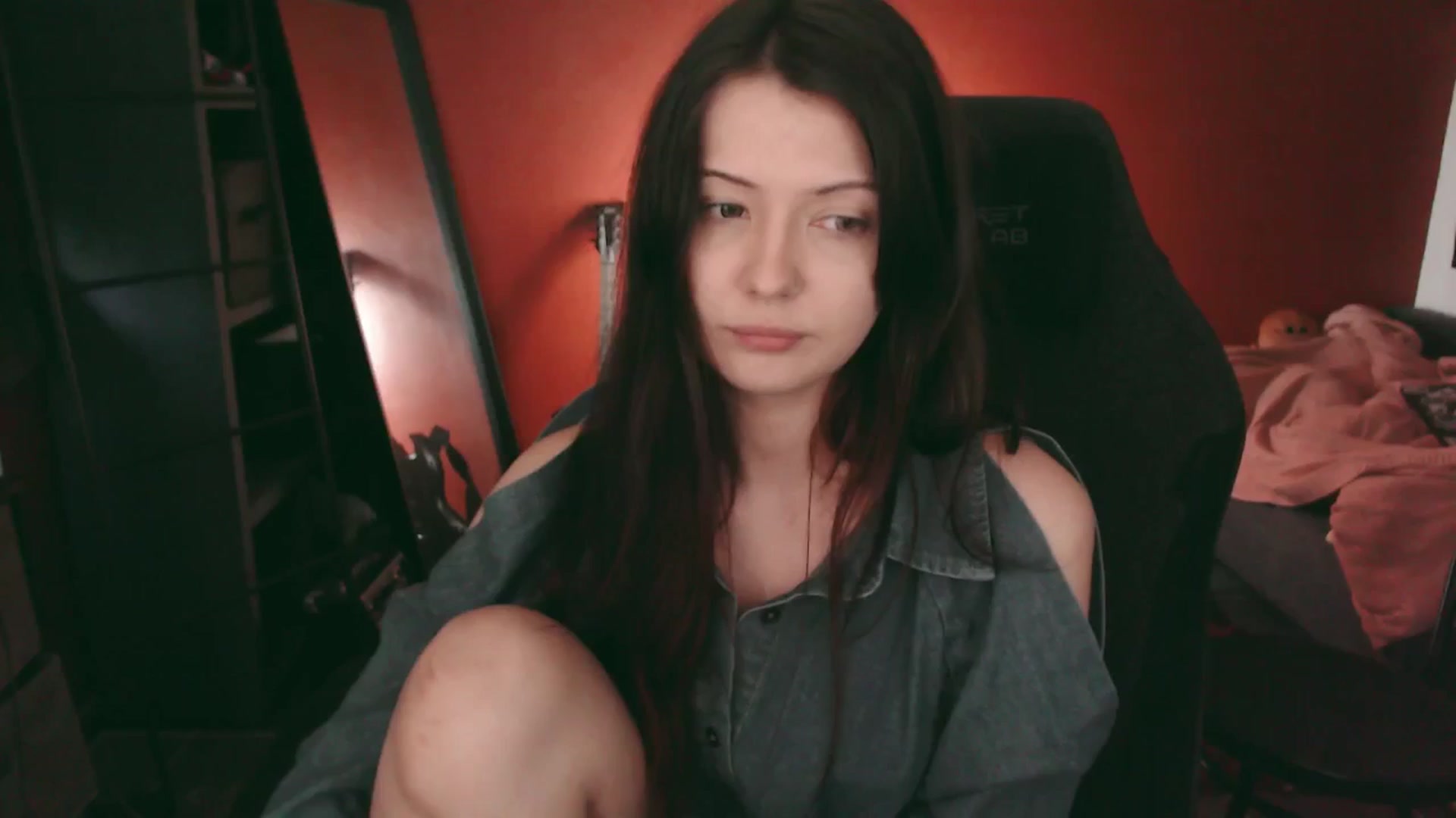 Gallery image thumbnail from vioda's myfreecams stream on, 05/30/2025, 04:47 image 6 of 20