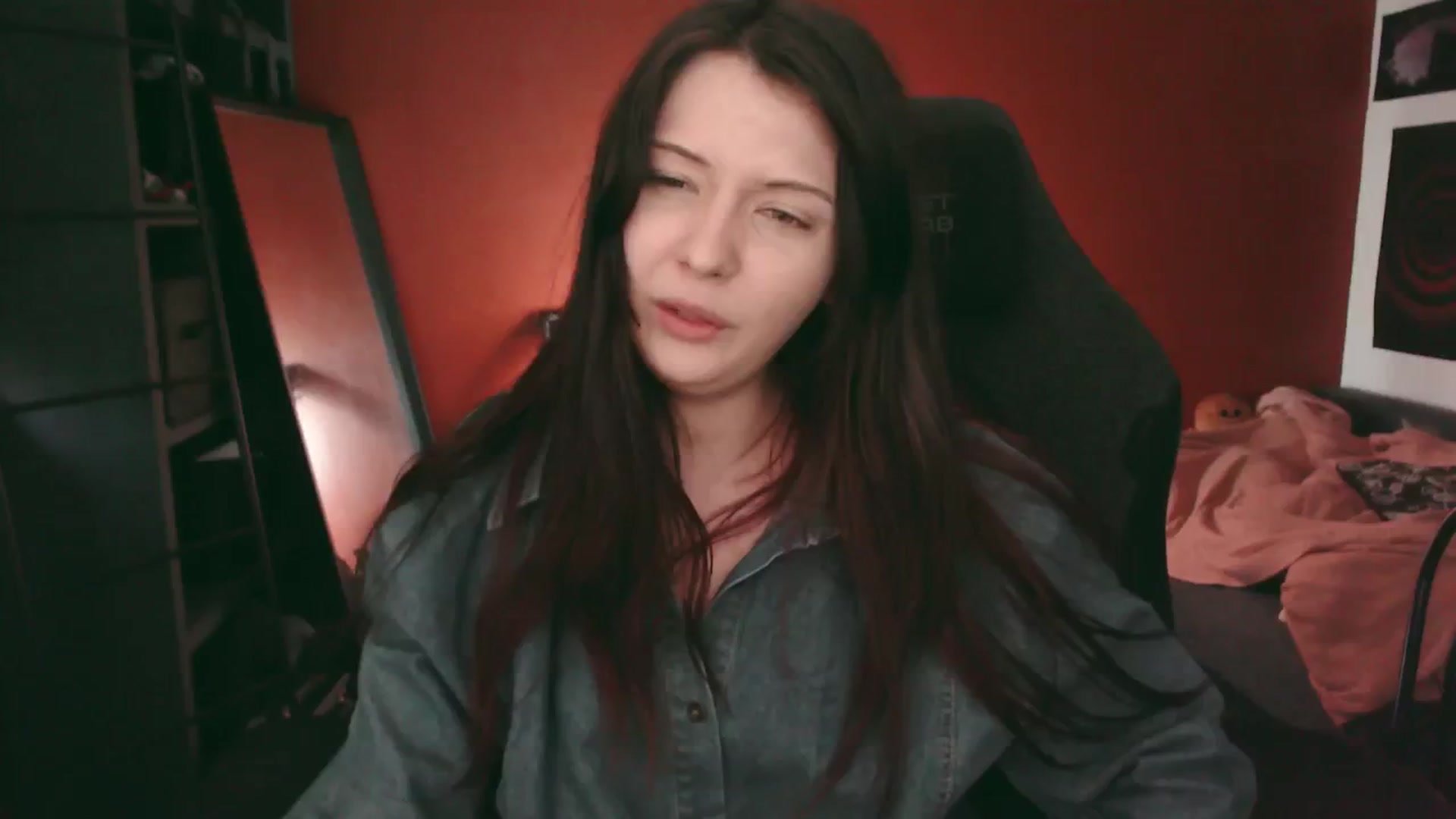 Gallery image thumbnail from vioda's myfreecams stream on, 05/30/2025, 04:47 image 9 of 20