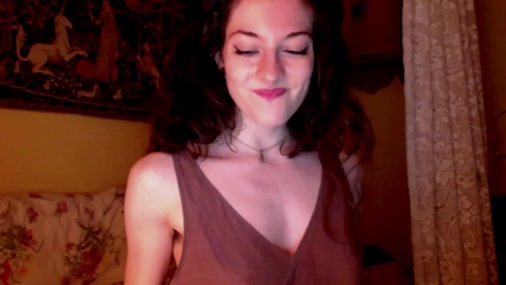 Gallery image thumbnail from viola__'s myfreecams stream on, 11/15/2022, 24:30 image 17 of 20