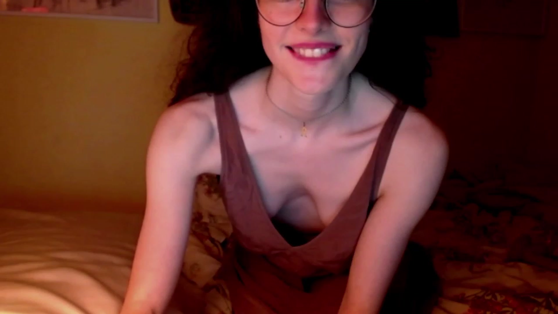 Gallery image thumbnail from viola__'s myfreecams stream on, 11/15/2022, 24:36 image 15 of 20