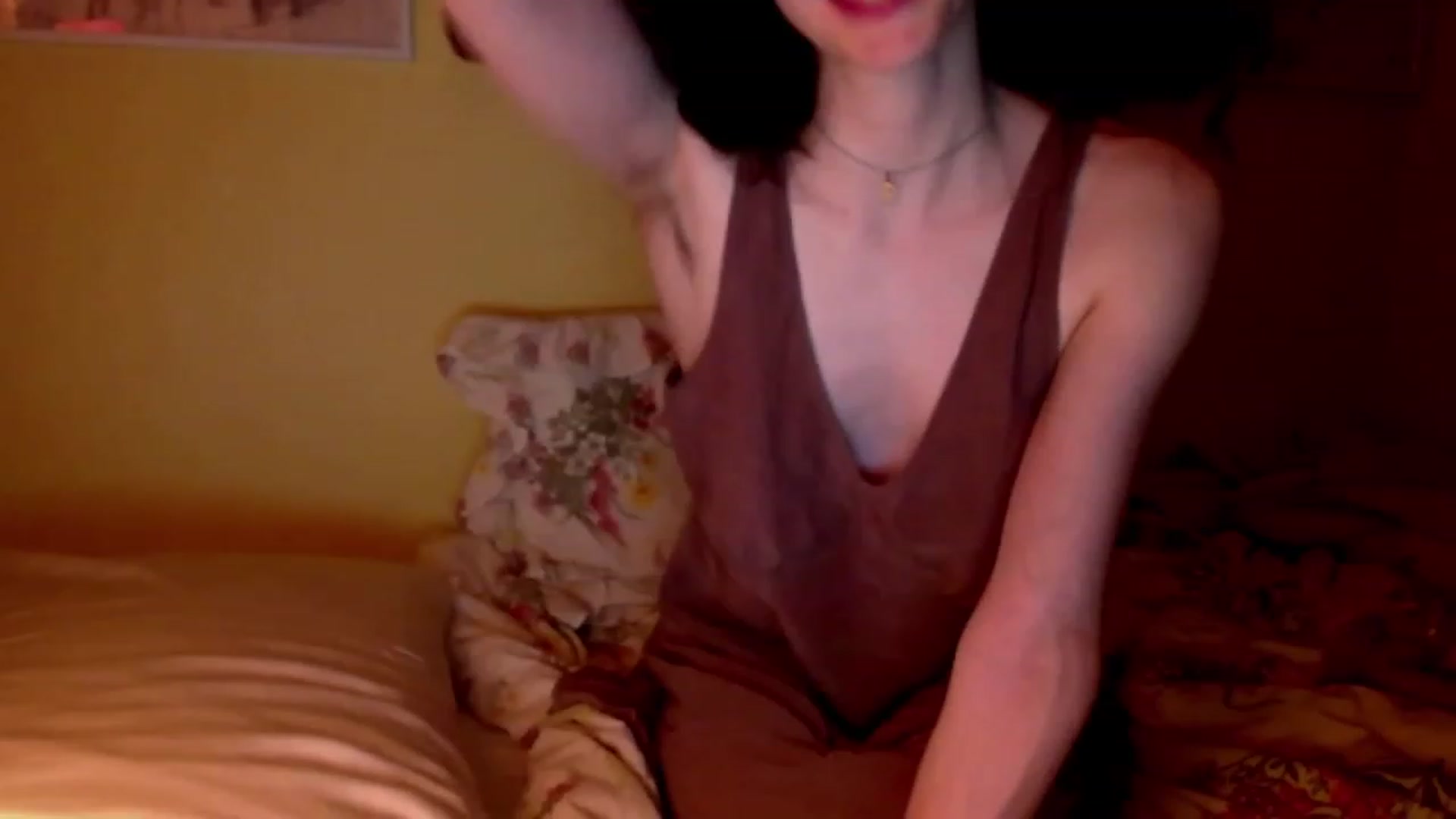 Gallery image thumbnail from viola__'s myfreecams stream on, 11/15/2022, 24:36 image 18 of 20