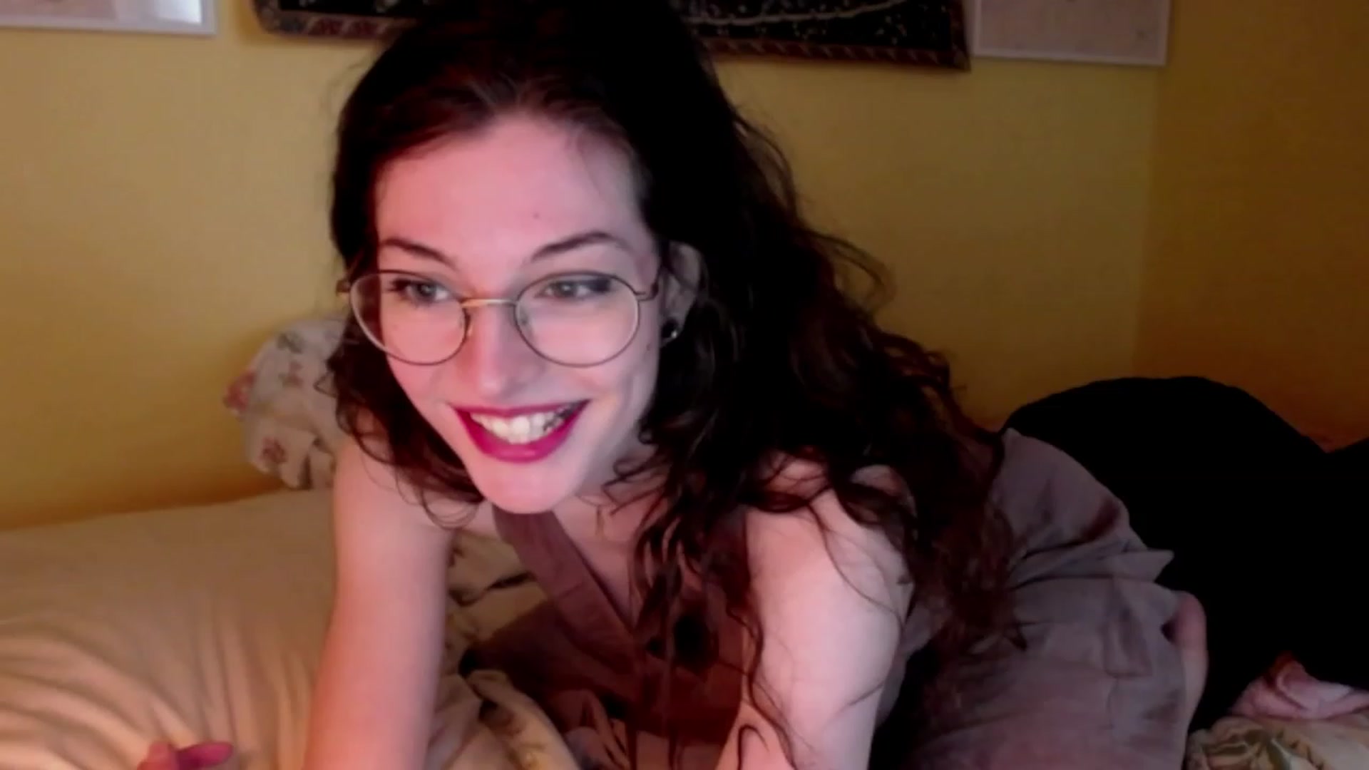 Gallery image thumbnail from viola__'s myfreecams stream on, 11/15/2022, 15:23 image 8 of 20
