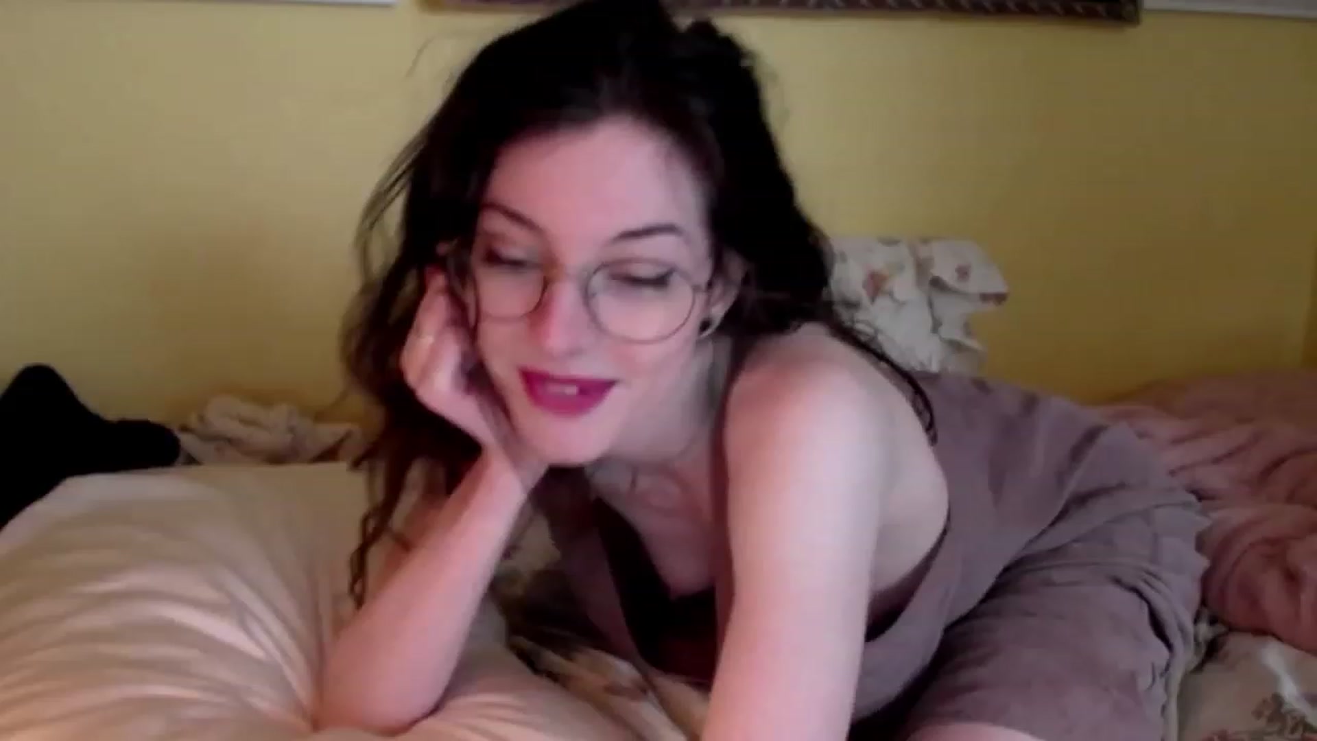 Gallery image thumbnail from viola__'s myfreecams stream on, 11/15/2022, 15:23 image 12 of 20
