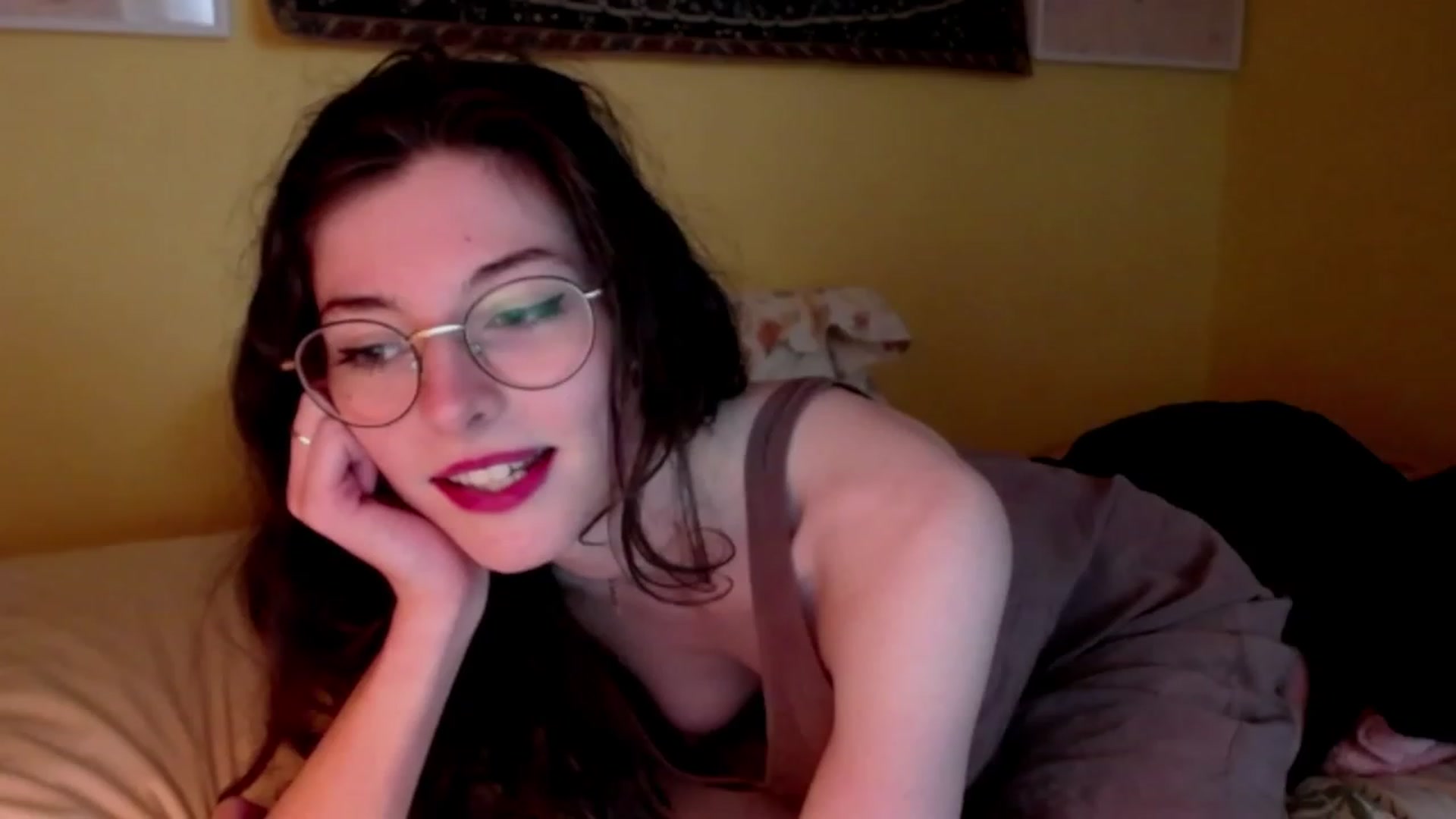 Gallery image thumbnail from viola__'s myfreecams stream on, 11/15/2022, 15:23 image 7 of 20
