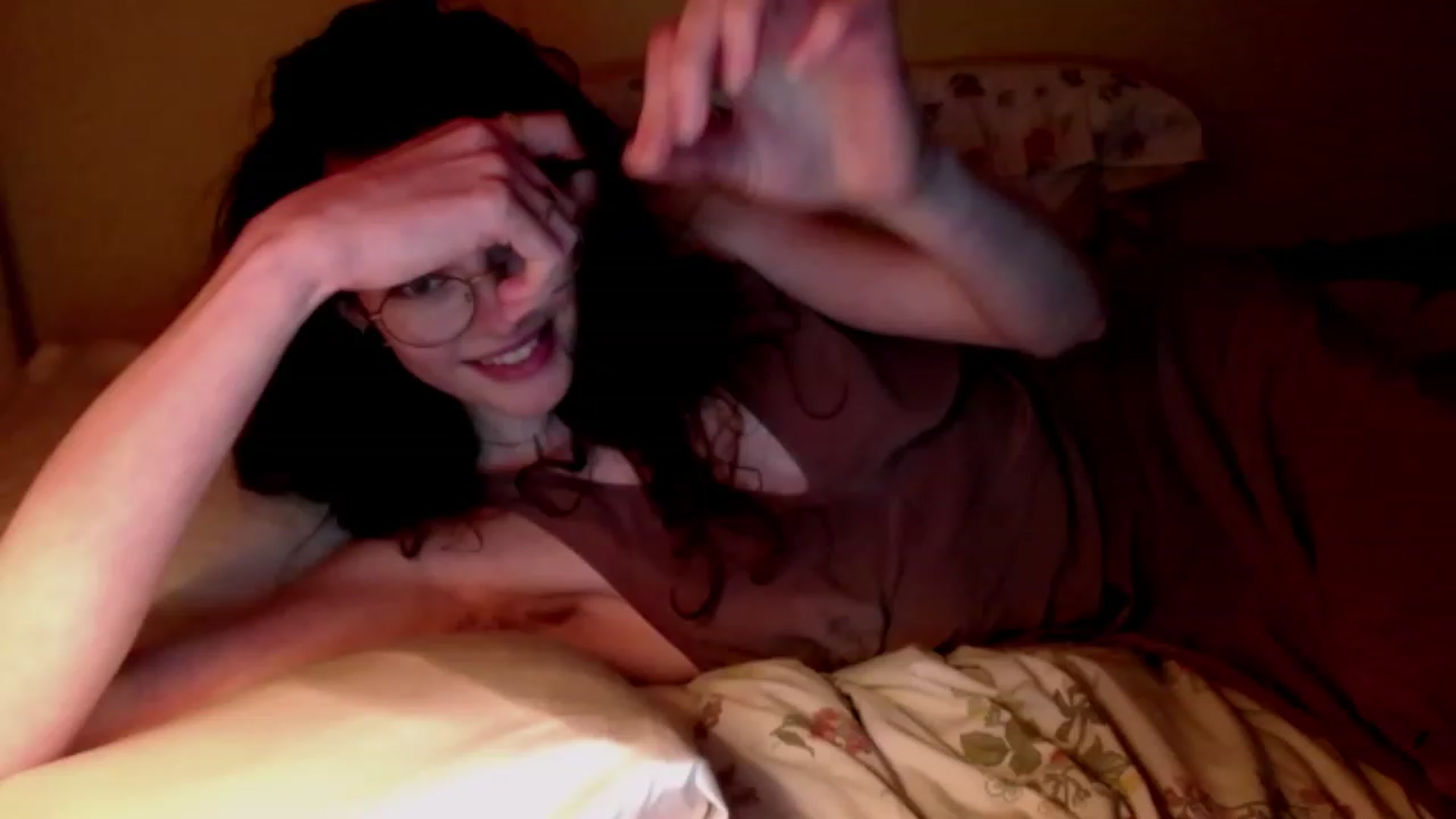 Gallery image thumbnail from viola__'s myfreecams stream on, 11/15/2022, 17:40 image 17 of 20