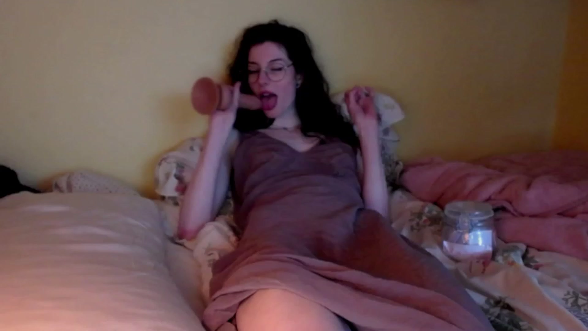 Gallery image thumbnail from viola__'s myfreecams stream on, 11/15/2022, 17:40 image 4 of 20