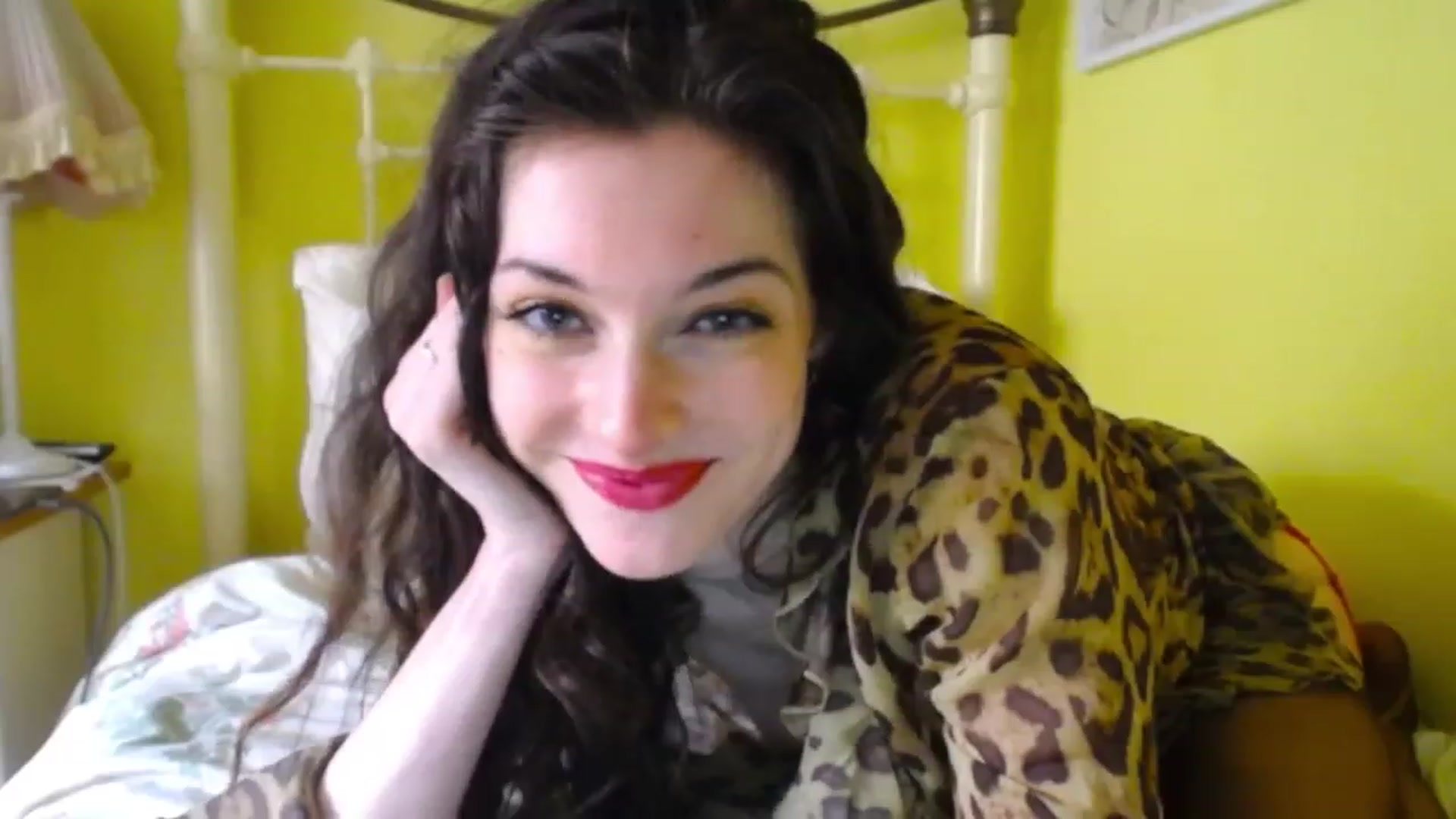 Gallery image thumbnail from viola__'s myfreecams stream on, 11/17/2022, 13:59 image 4 of 20
