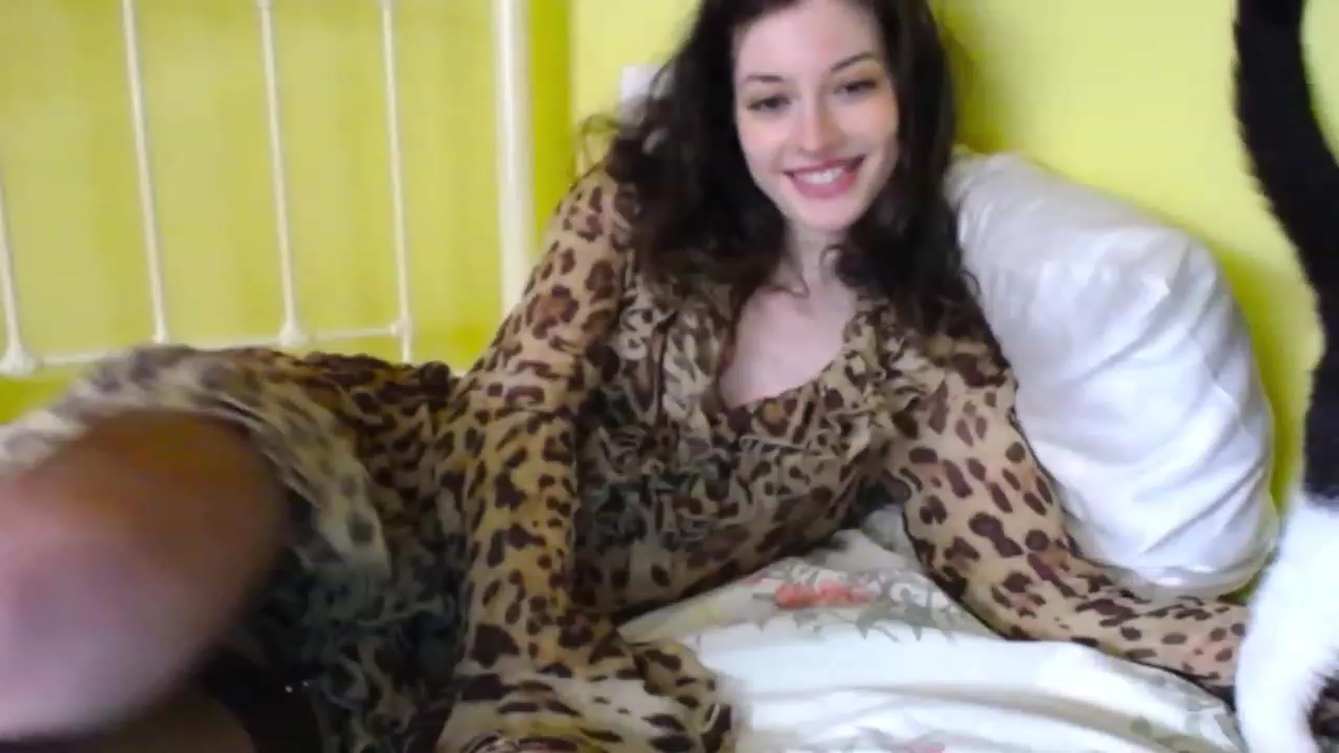 Gallery image thumbnail from viola__'s myfreecams stream on, 11/17/2022, 13:59 image 20 of 20