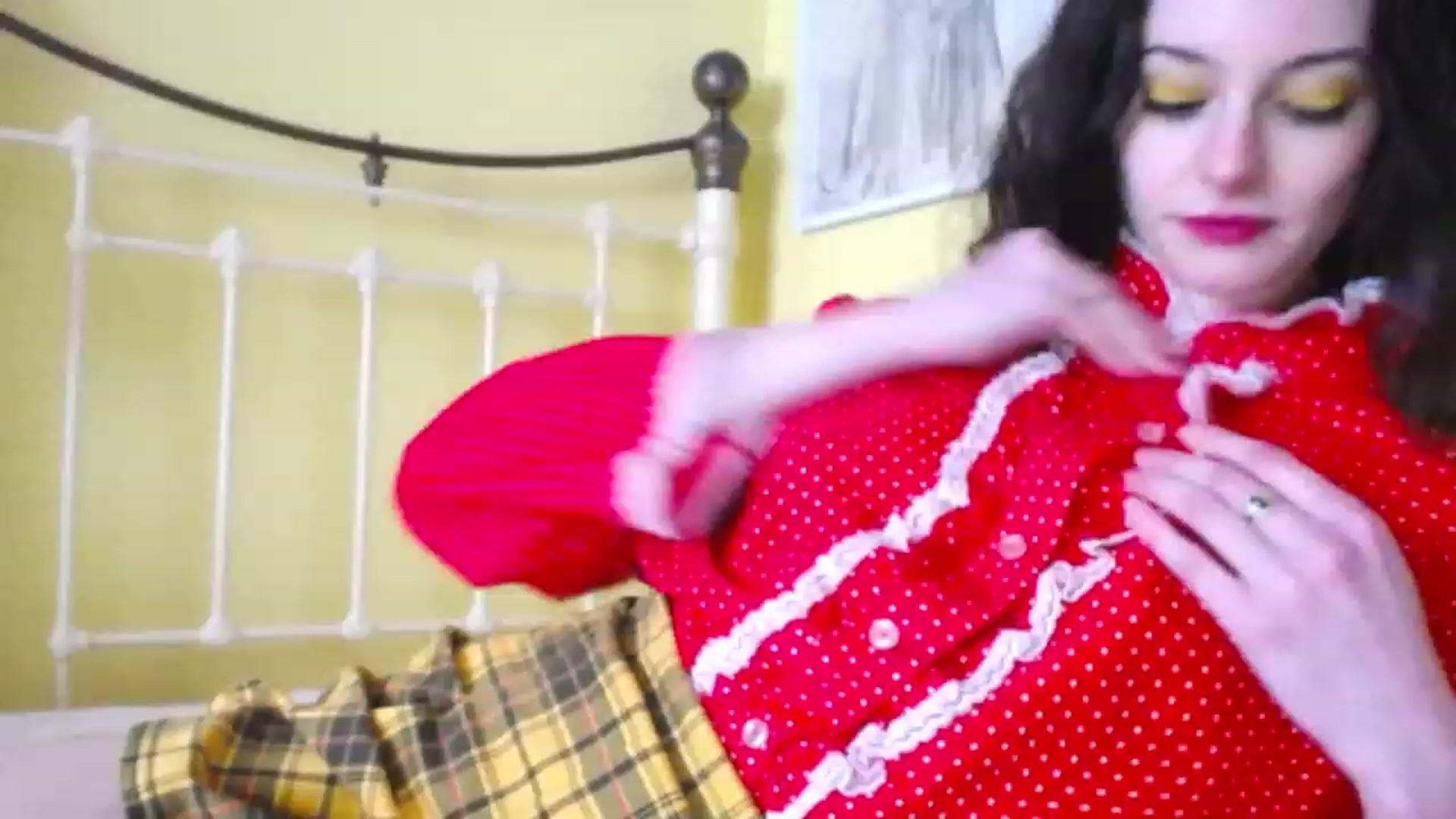 Gallery image thumbnail from viola__'s myfreecams stream on, 11/18/2022, 15:28 image 10 of 20