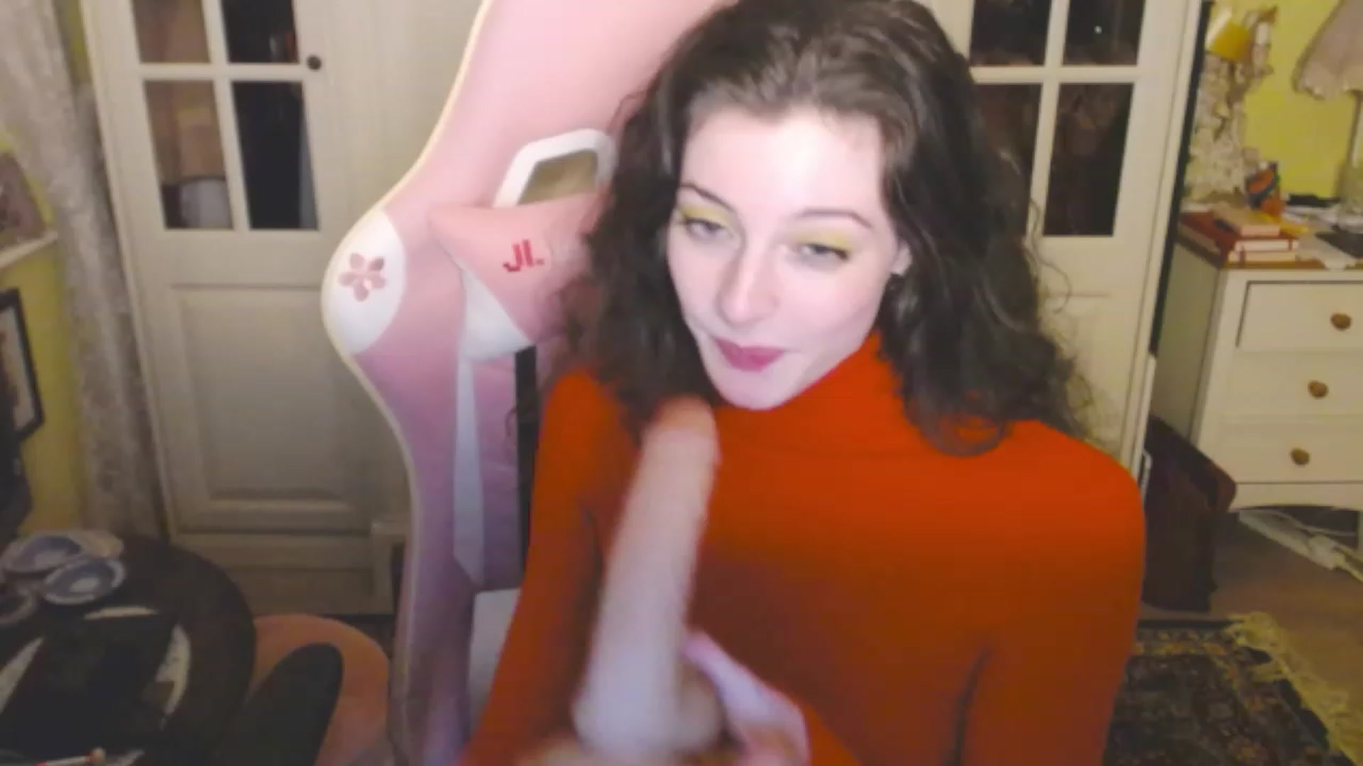 Gallery image thumbnail from viola__'s myfreecams stream on, 11/18/2022, 21:49 image 1 of 20
