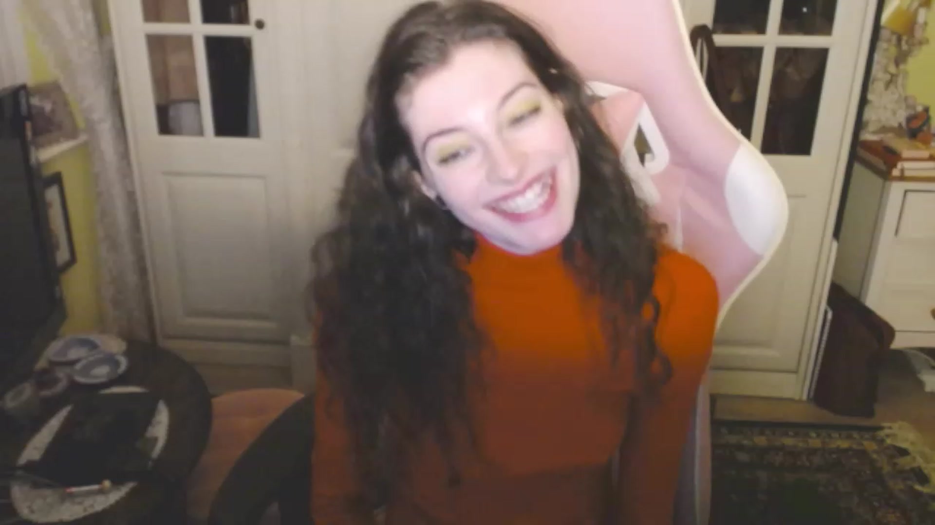 Gallery image thumbnail from viola__'s myfreecams stream on, 11/18/2022, 21:49 image 16 of 20