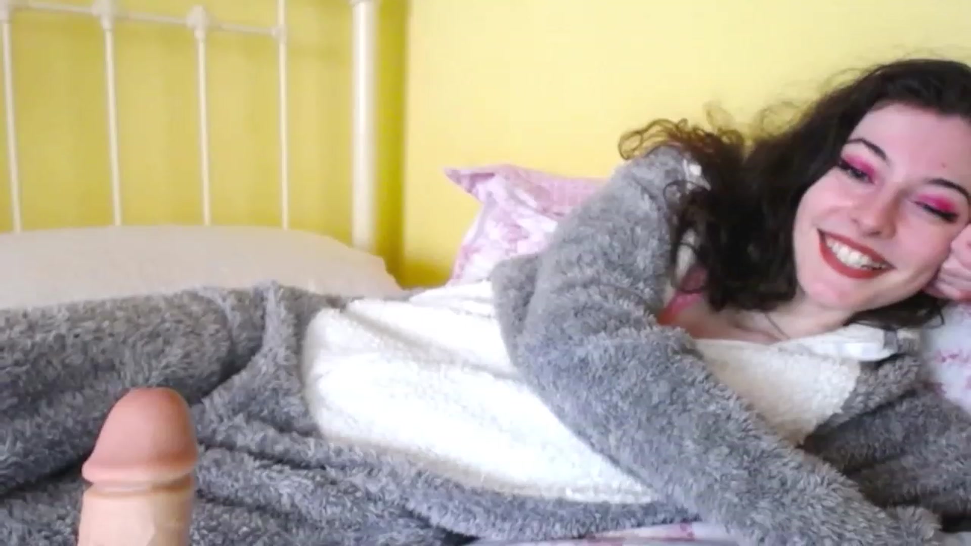 Gallery image thumbnail from viola__'s myfreecams stream on, 11/23/2022, 11:33 image 12 of 20