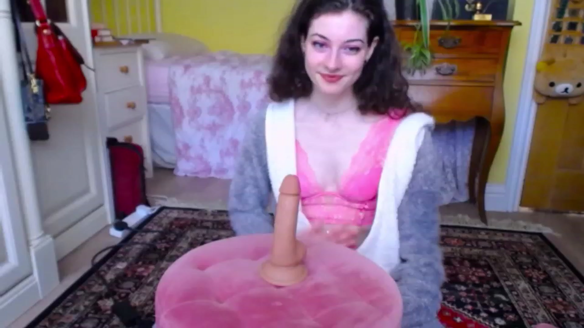 Gallery image thumbnail from viola__'s myfreecams stream on, 11/23/2022, 13:35 image 6 of 20