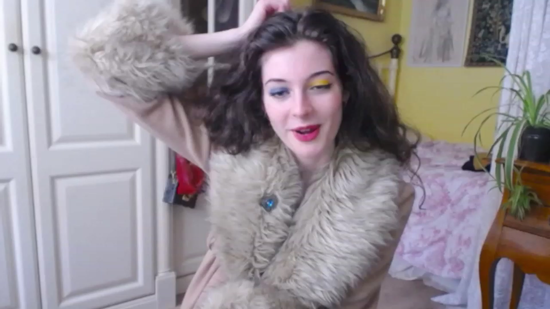 Gallery image thumbnail from viola__'s myfreecams stream on, 11/24/2022, 15:14 image 4 of 20